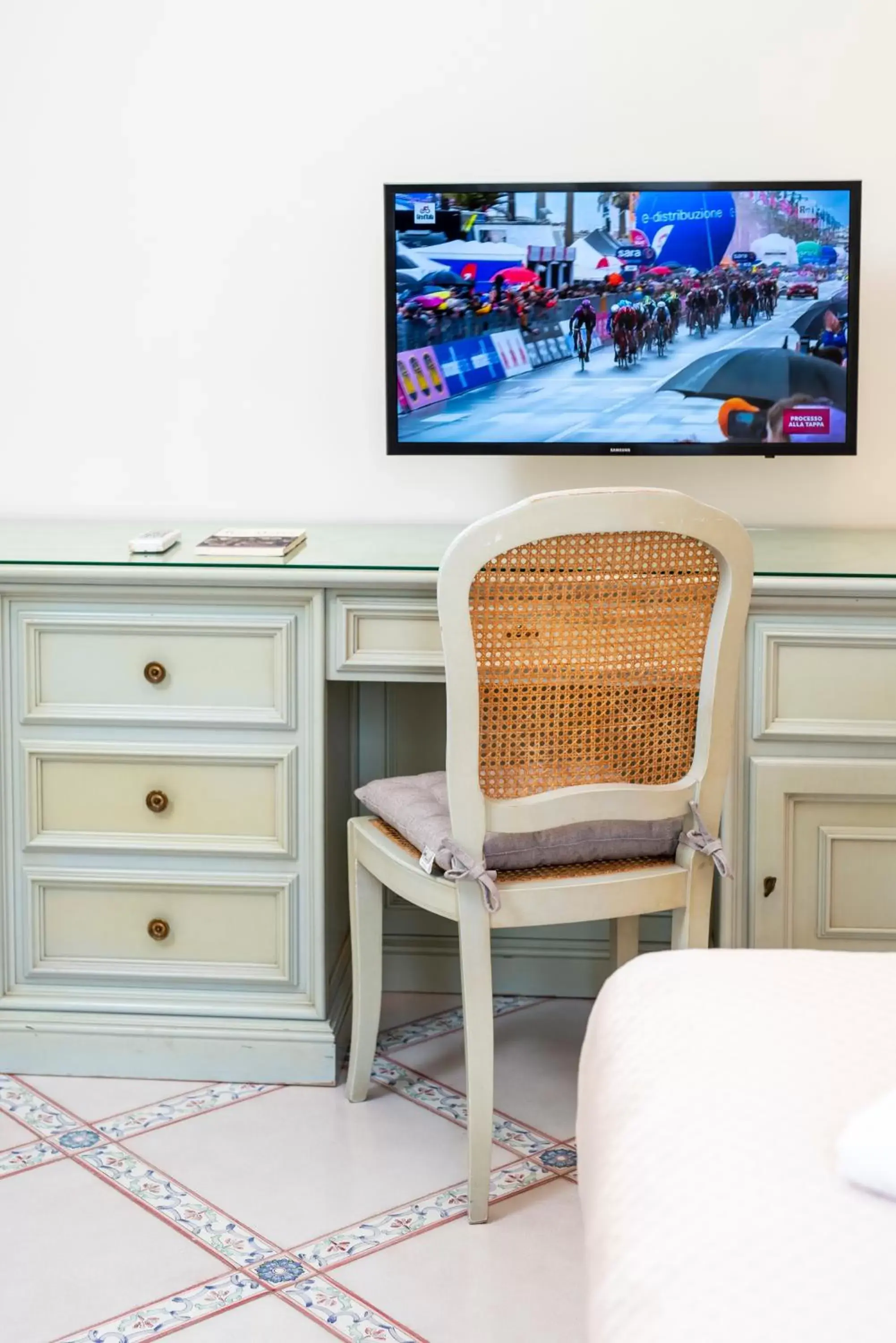 TV/Entertainment Center in B&B Marcantonio - Ischia Ponte