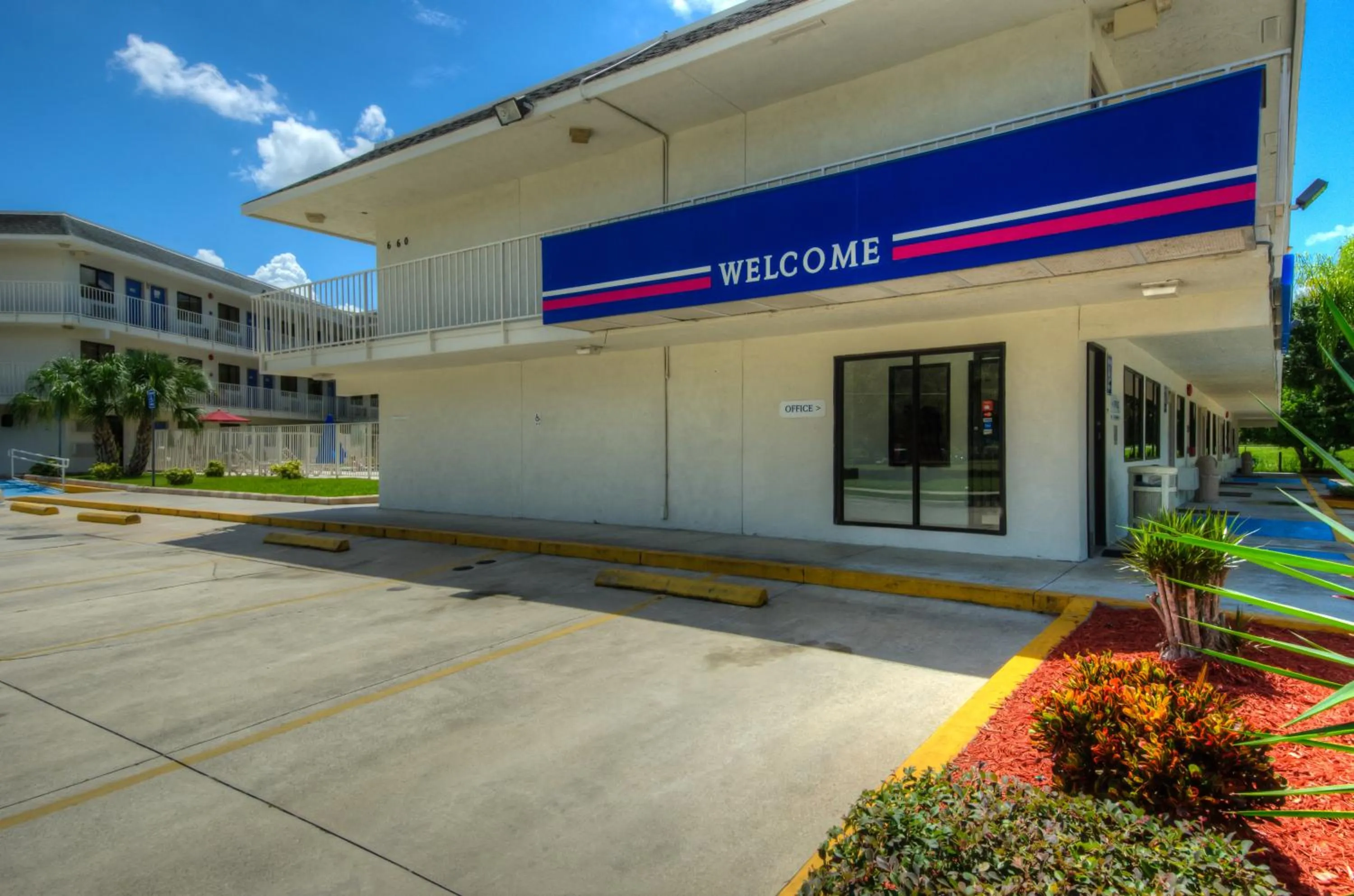Facade/entrance in Motel 6-Bradenton, FL