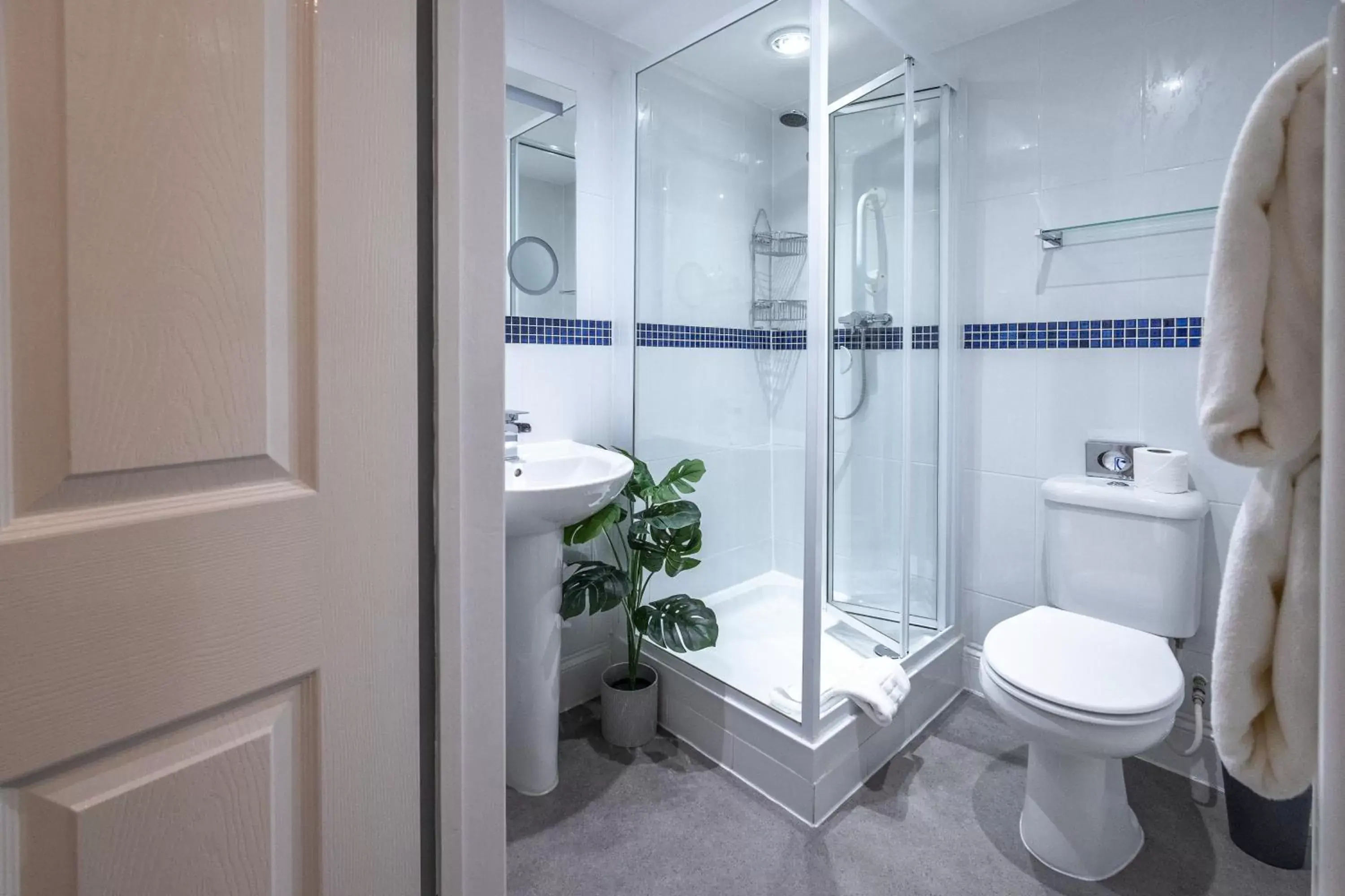 Bathroom in Gloucester House