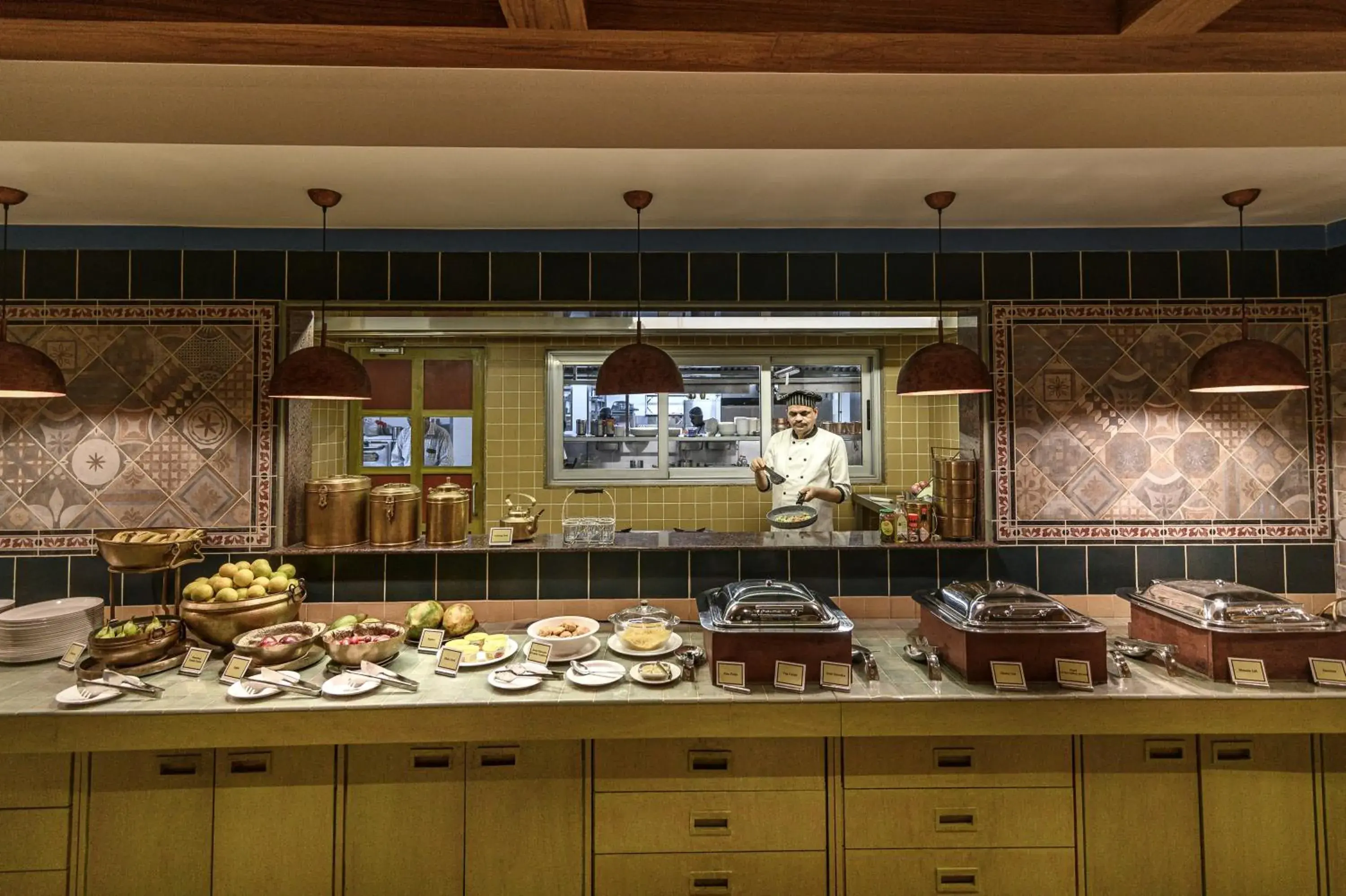 Kitchen or kitchenette, Restaurant/Places to Eat in Budget Inn Bellevue
