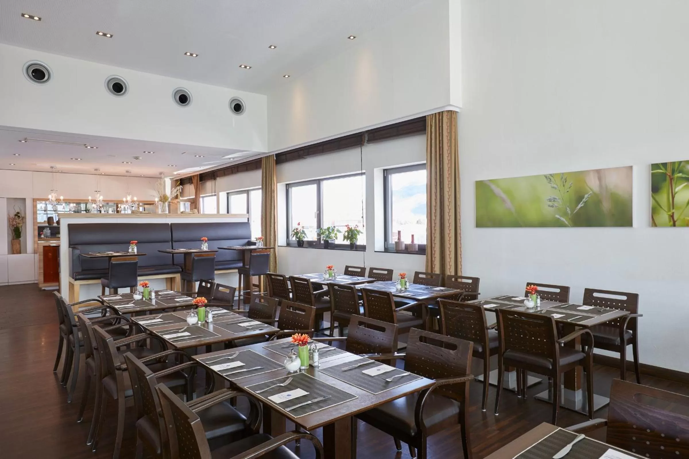 Restaurant/places to eat in H+ Hotel Salzburg