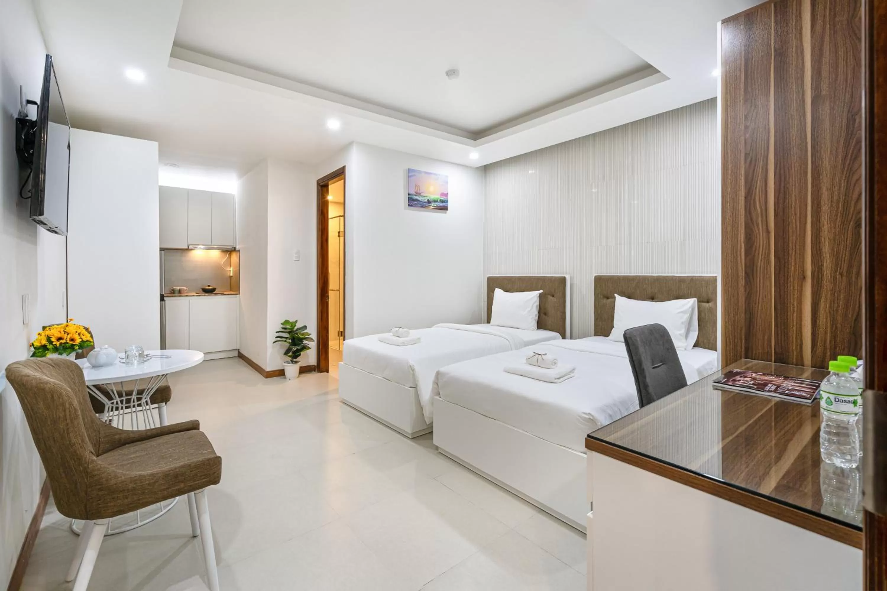 Deluxe Twin Room - Basement in The Royal Hotel & Apartment - Phu My Hung