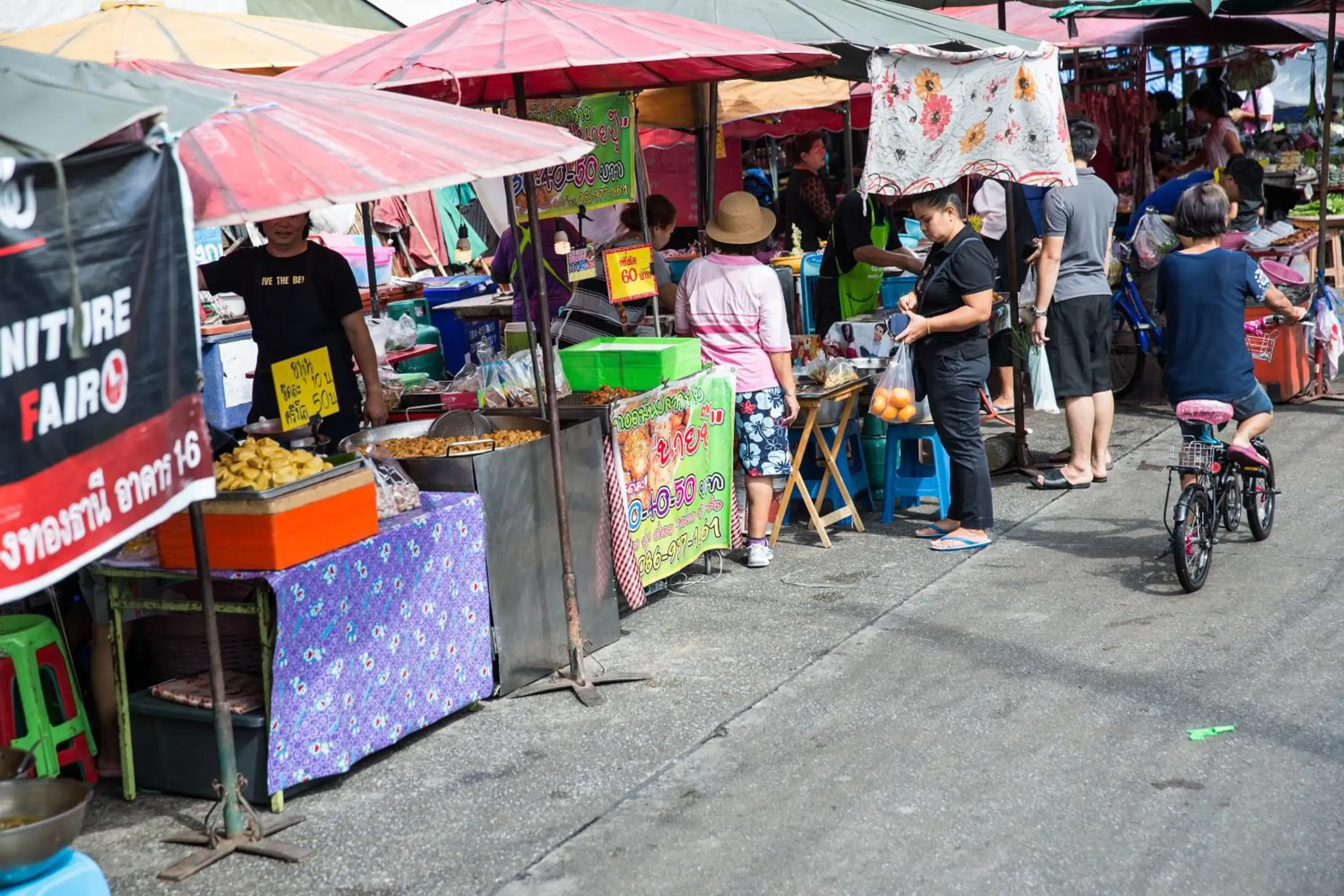 Supermarket/Shops in Twentynine KV Apartel