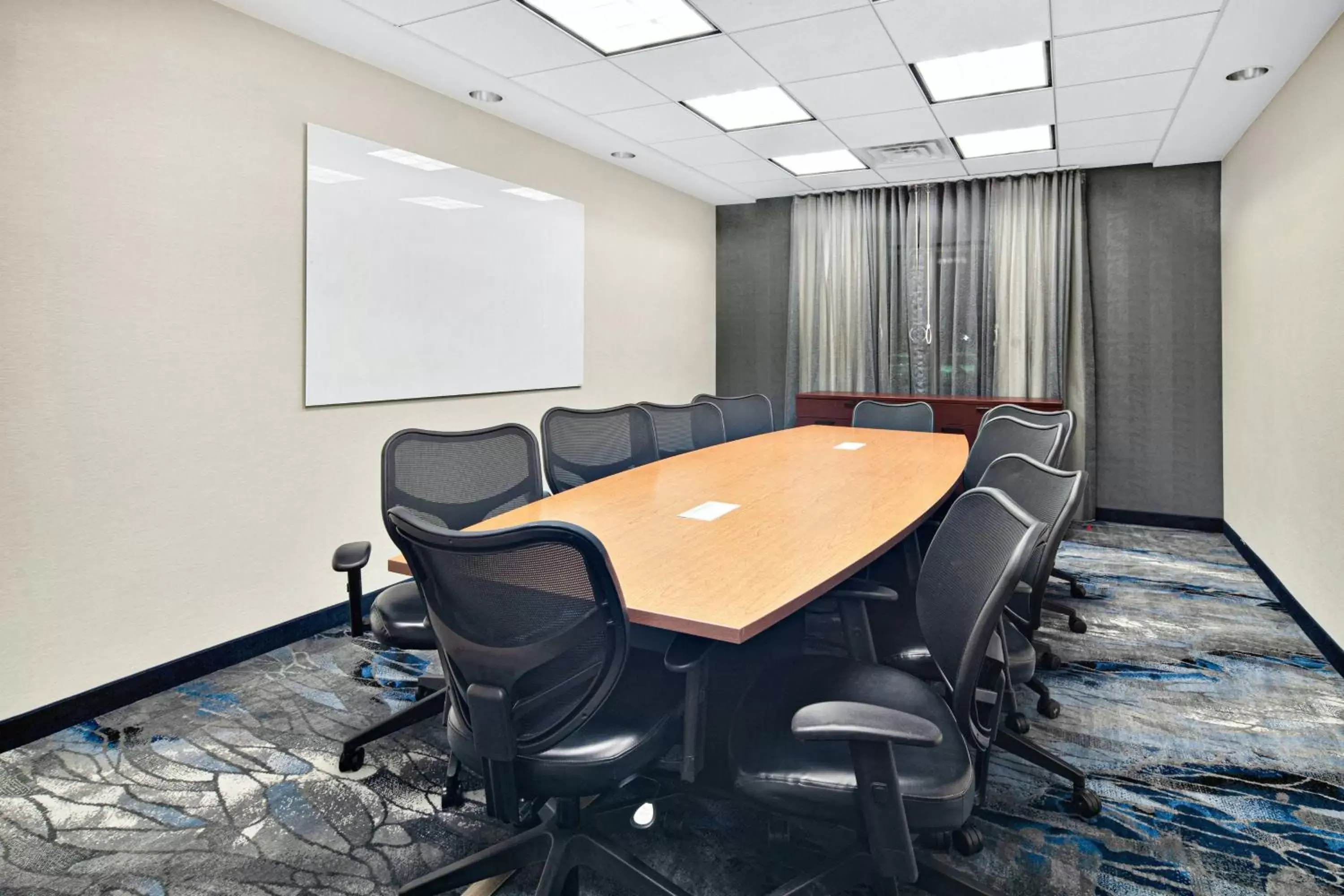 Meeting/conference room in Fairfield Inn & Suites by Marriott Marietta