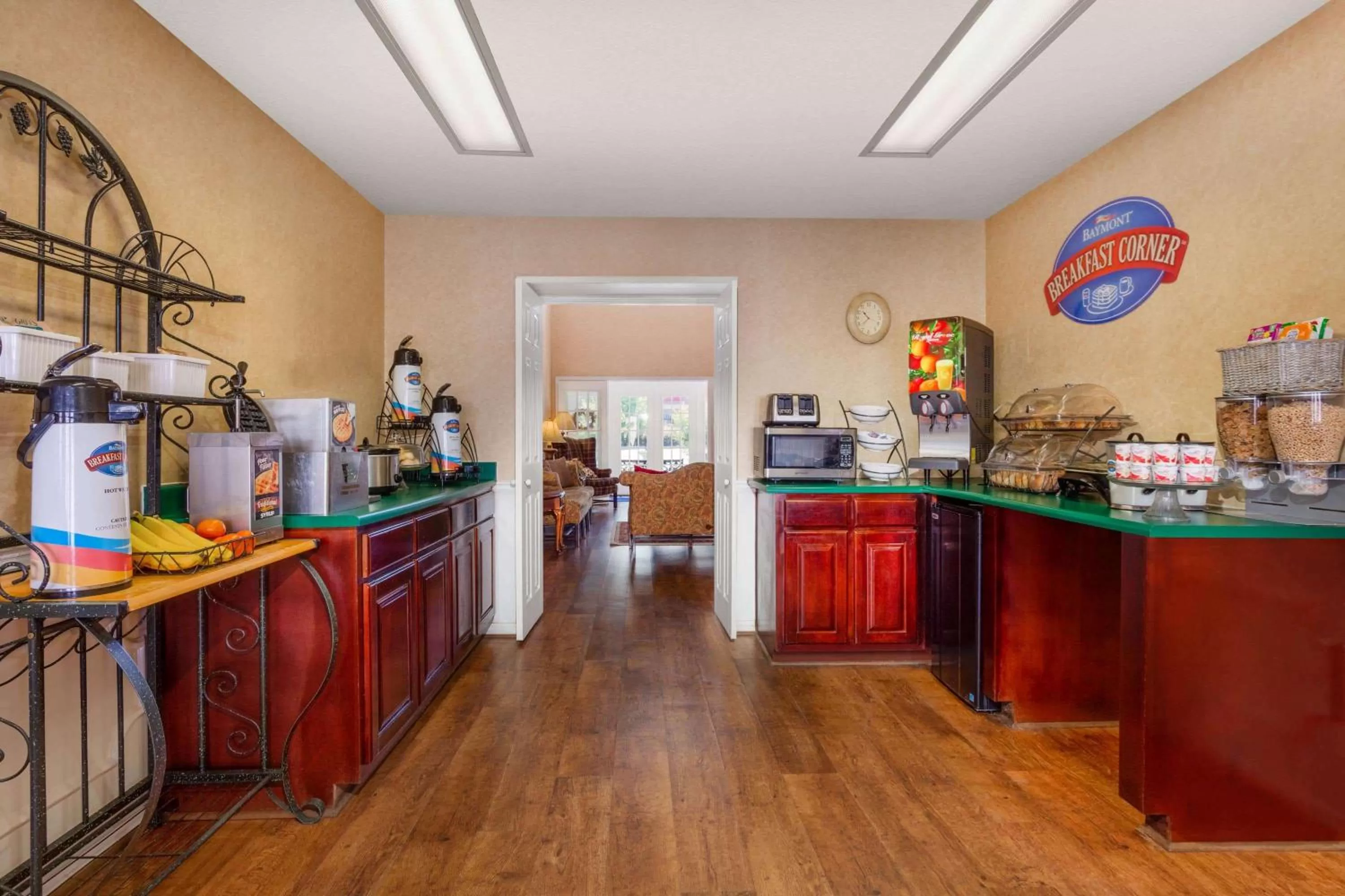 Restaurant/places to eat in Baymont by Wyndham Easley/Greenville