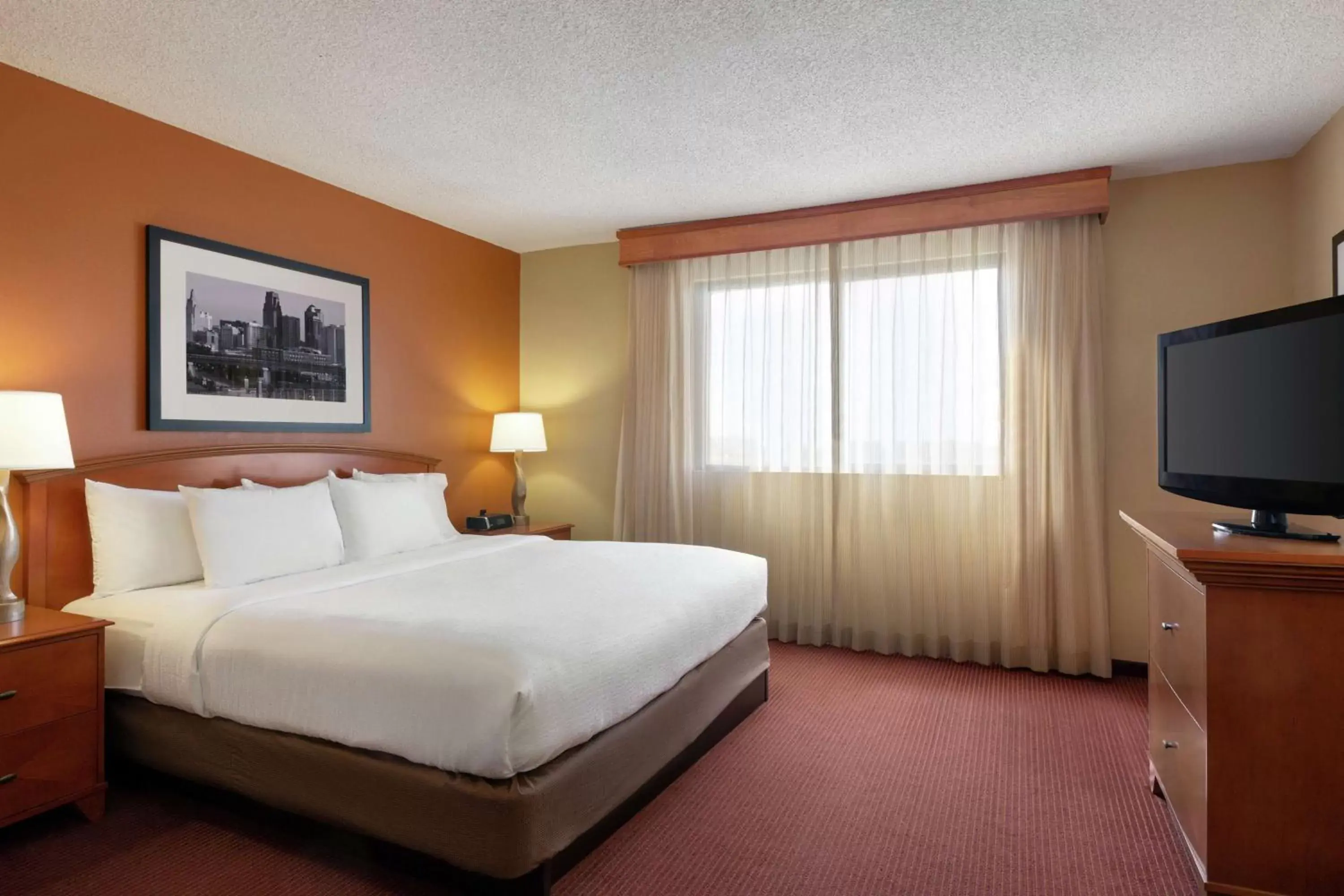 Bedroom, Bed in Embassy Suites by Hilton Kansas City International Airport