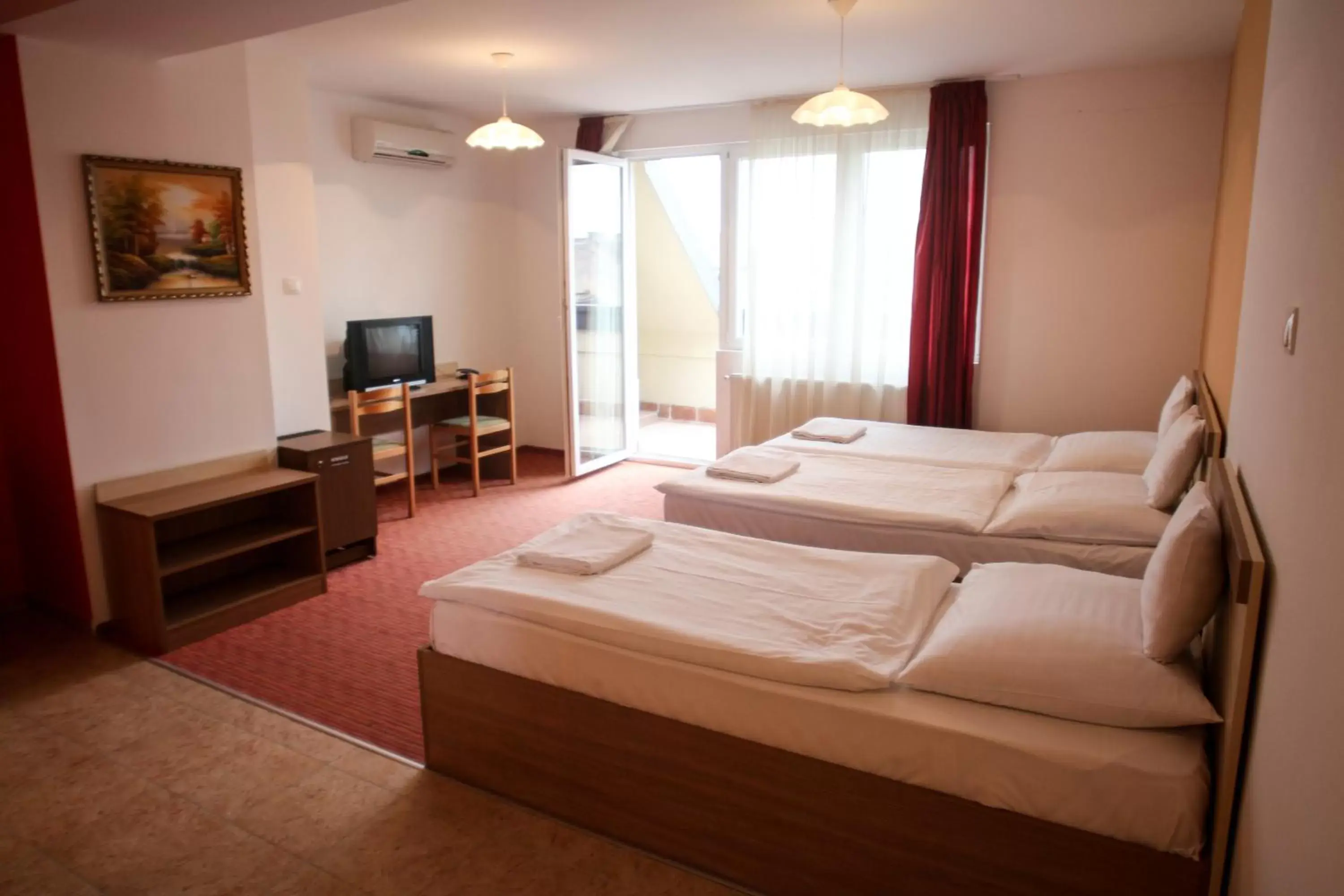 Photo of the whole room, Bed in Silver Hotel Budapest City Center