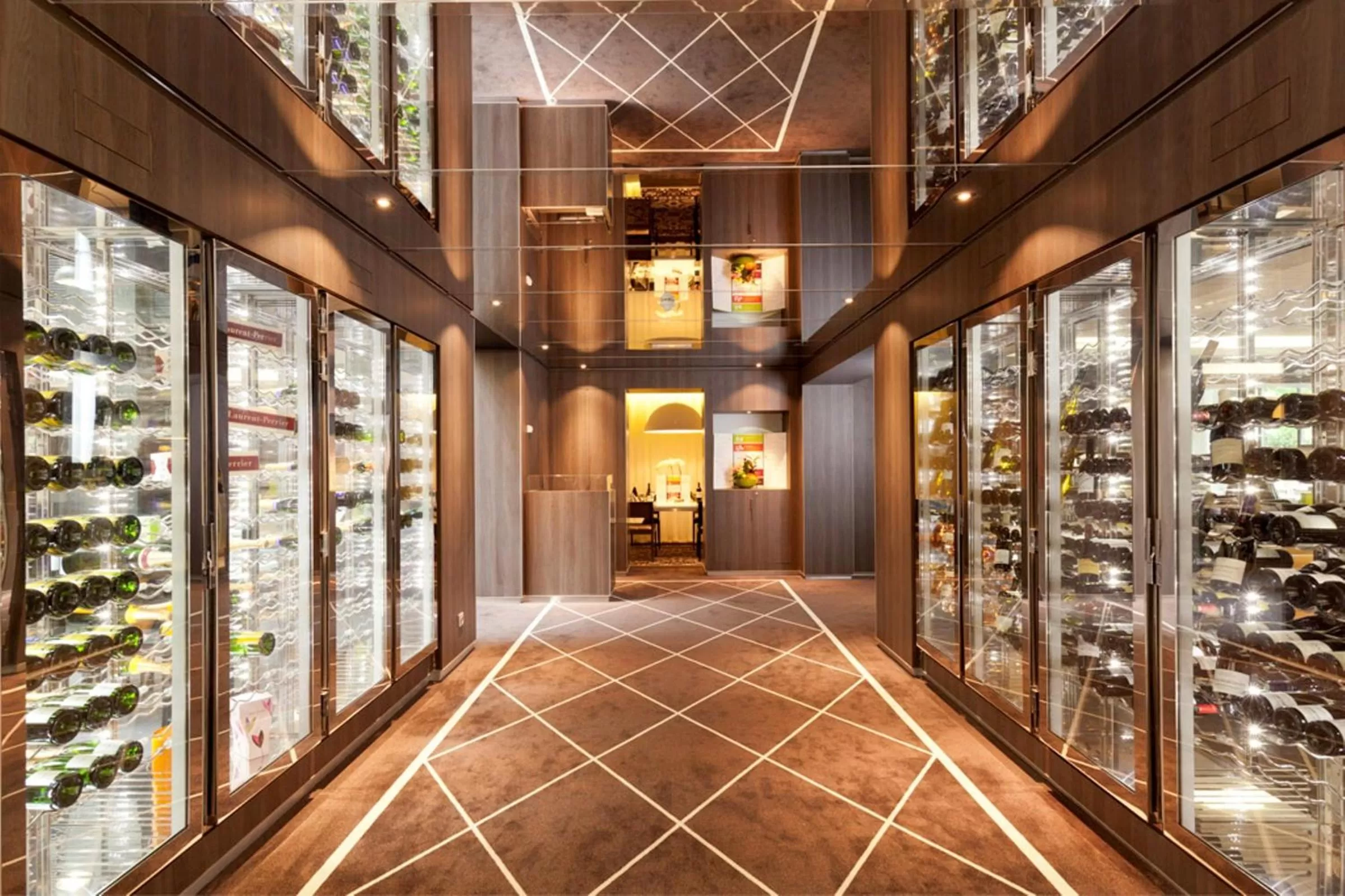 Restaurant/places to eat in Mercure Paris Porte De Versailles Expo