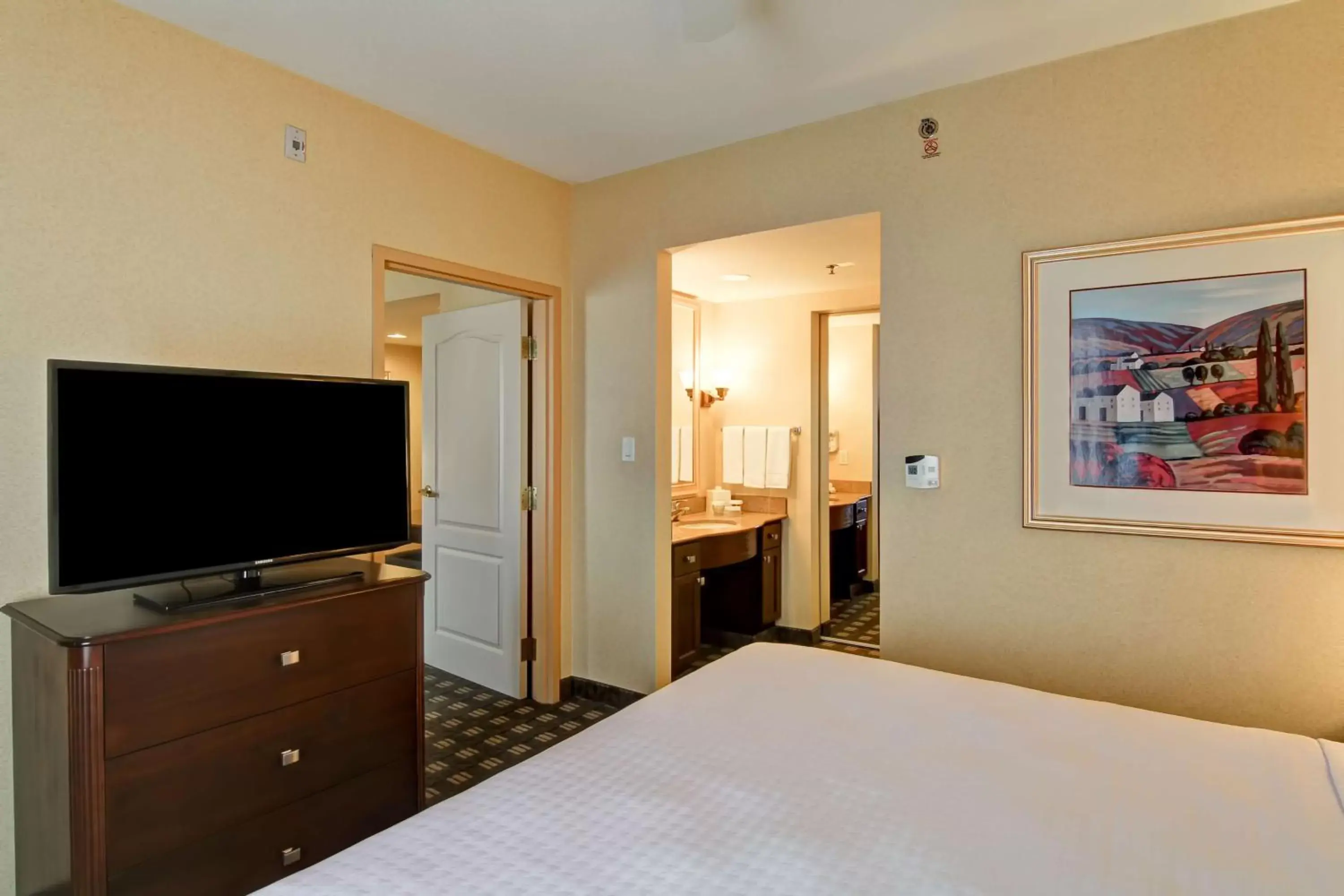 Bed in Homewood Suites by Hilton Toronto-Mississauga