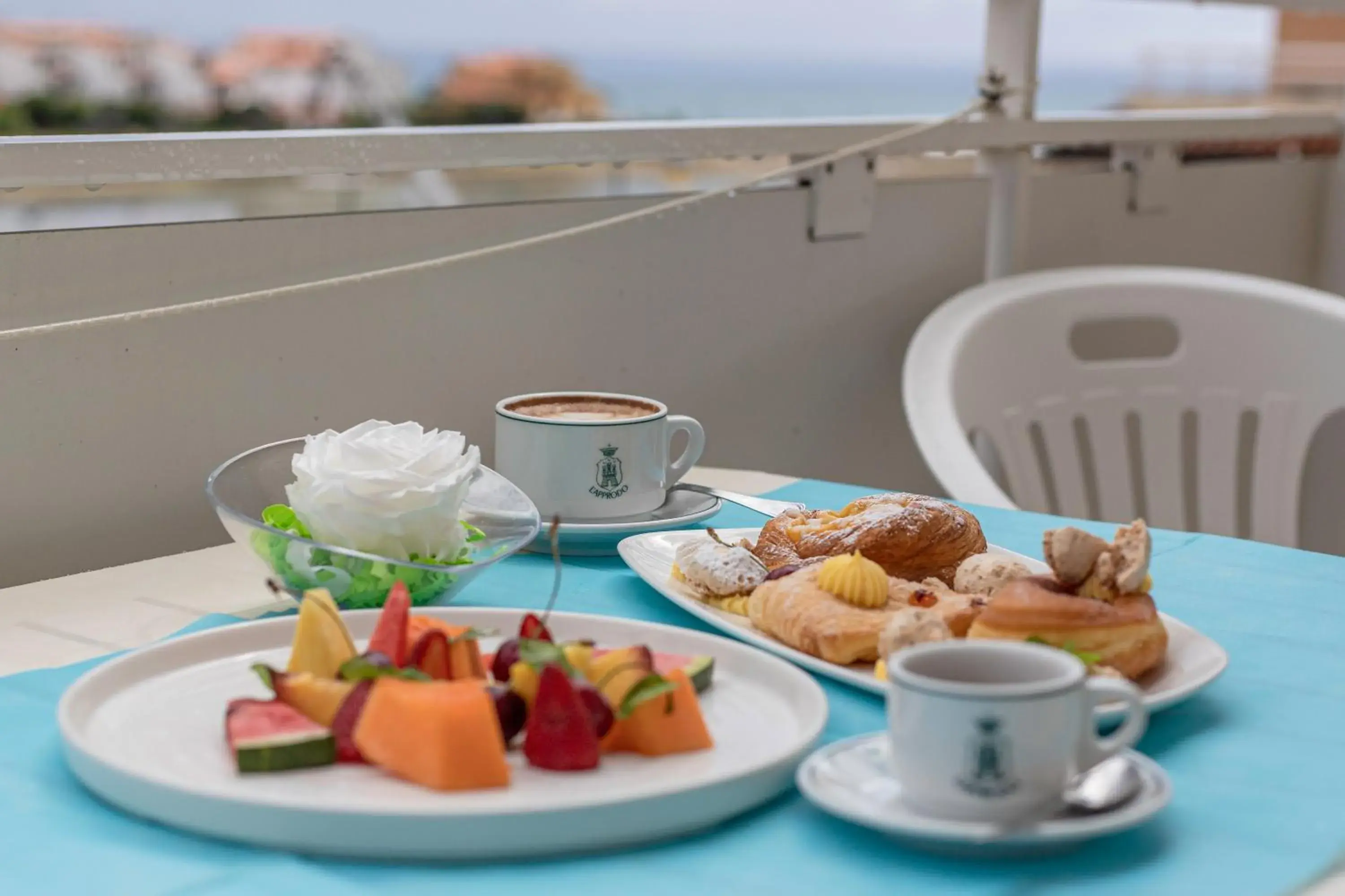 Breakfast in Hotel L'Approdo