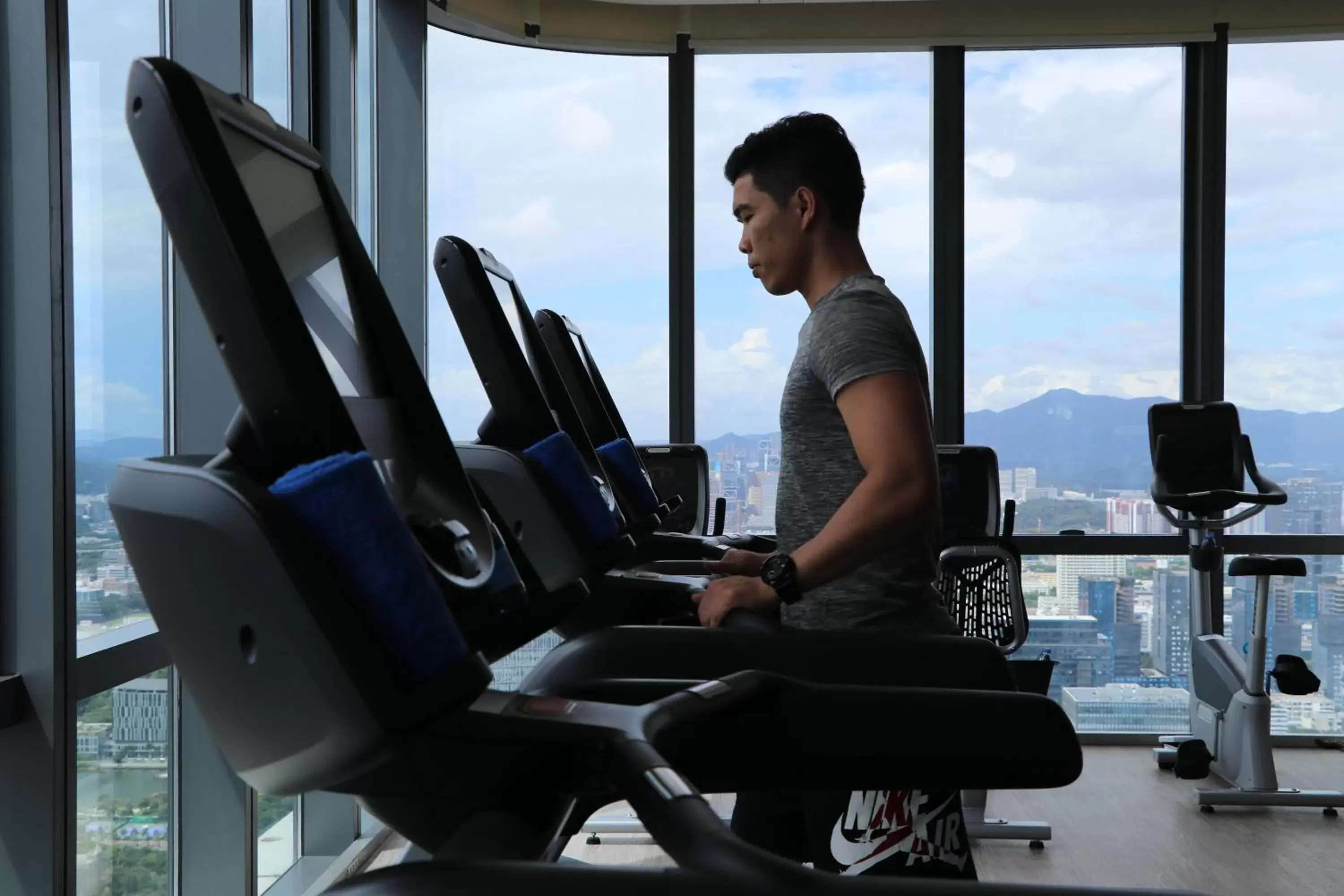 Fitness centre/facilities, Fitness Center/Facilities in Crowne Plaza Shenzhen Nanshan, an IHG Hotel