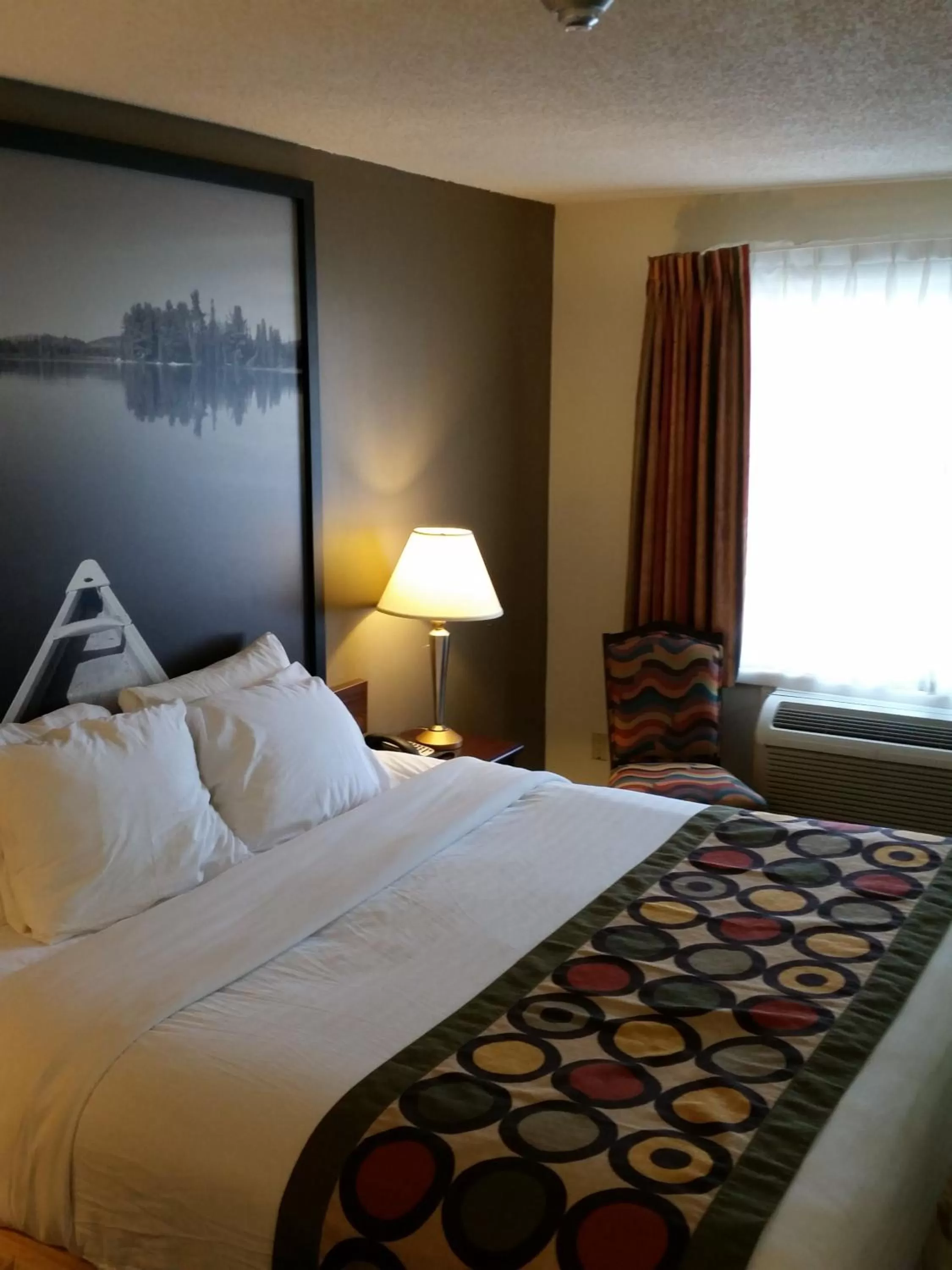 Bedroom, Bed in Super 8 by Wyndham Brockville