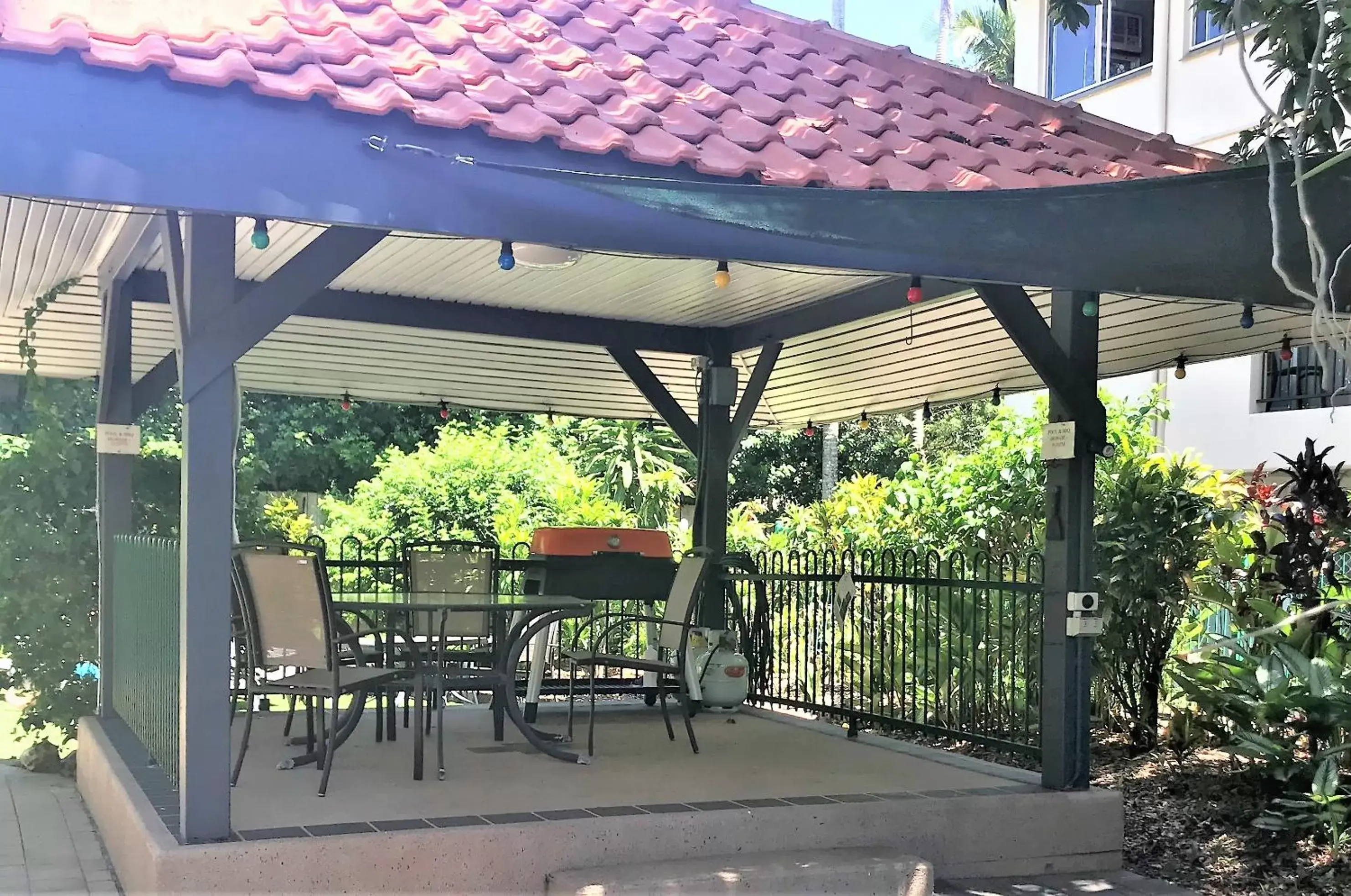 BBQ facilities in Reef Gateway Apartments