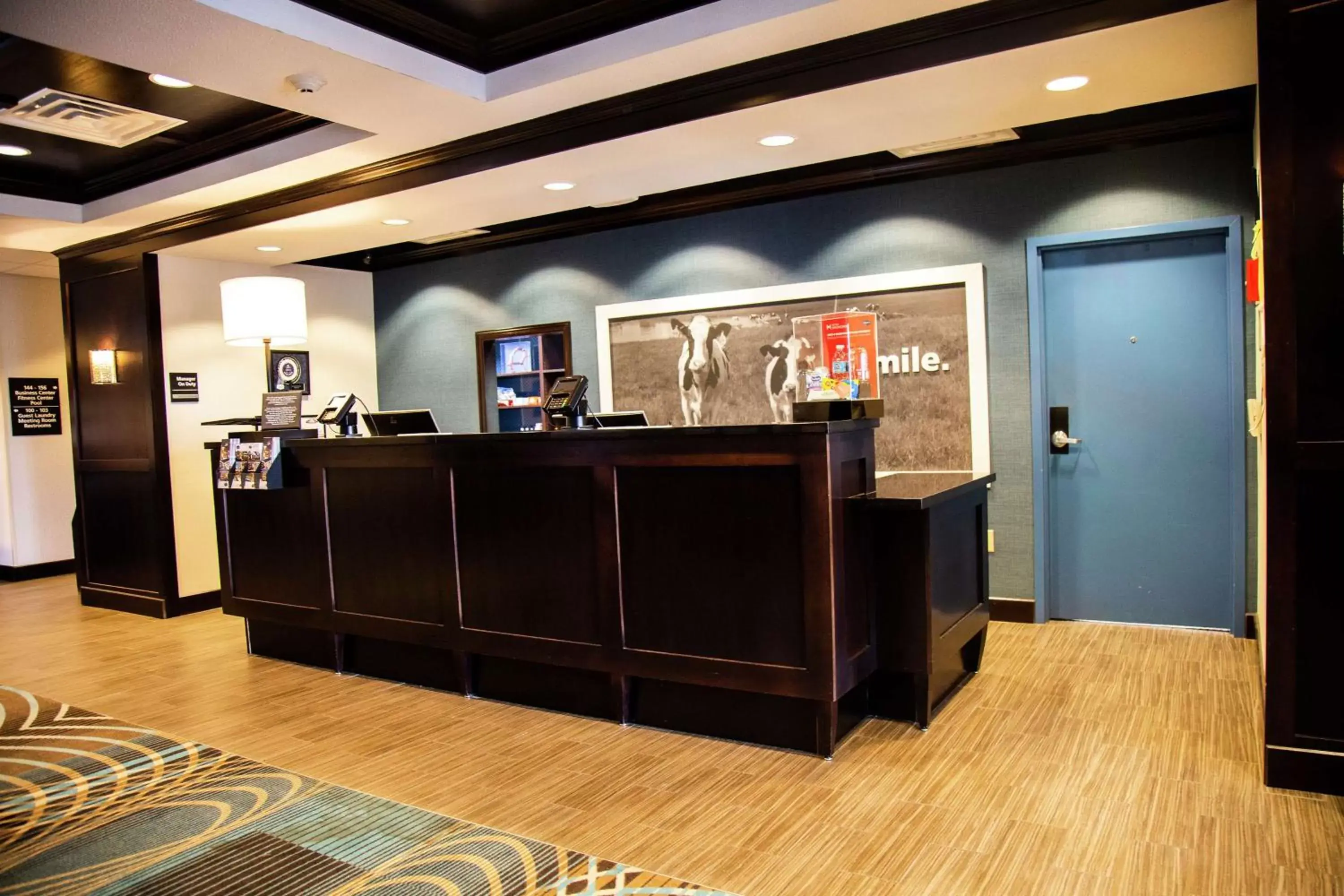 Lobby or reception in Hampton Inn & Suites Sharon