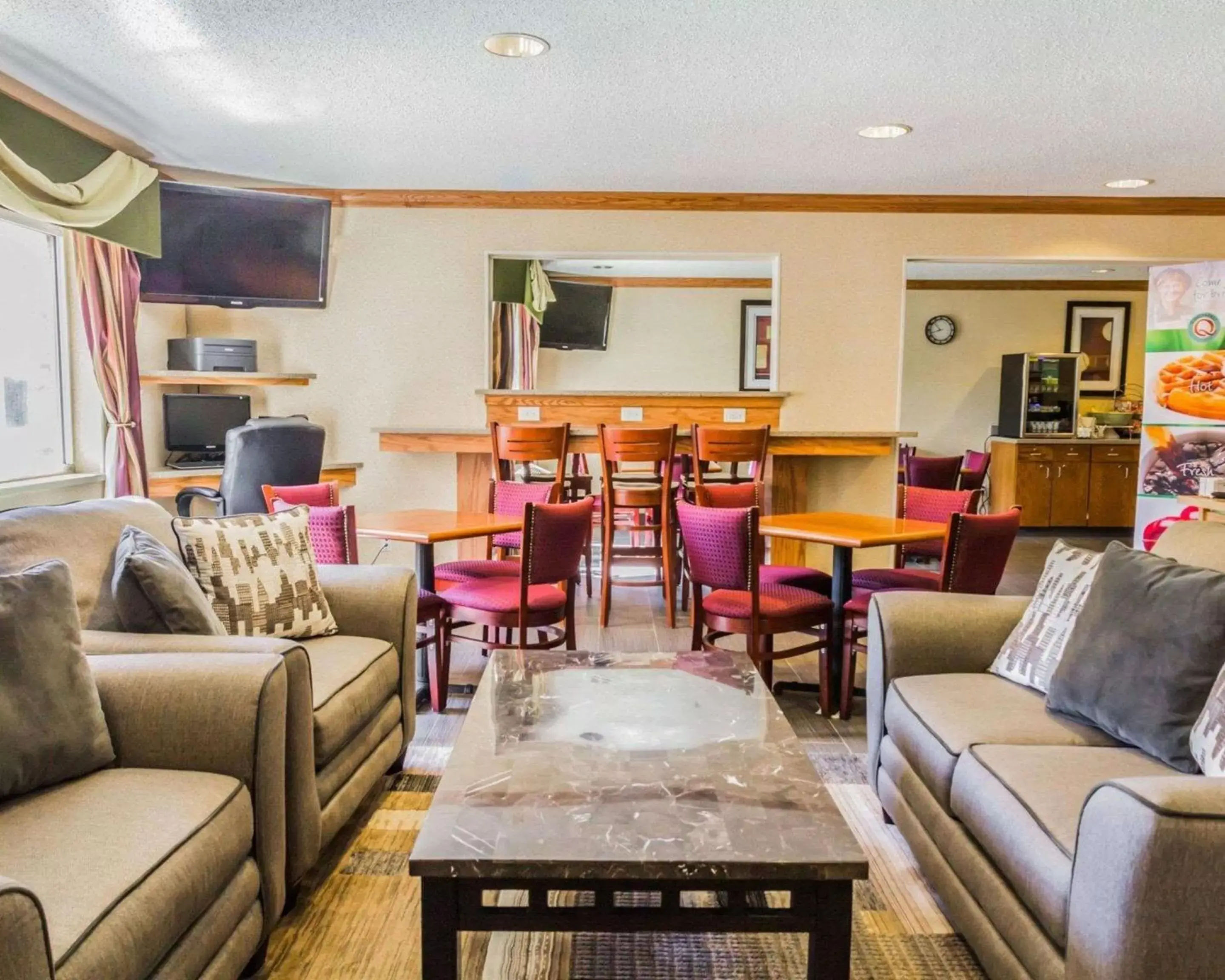 Lobby or reception, Lounge/Bar in Quality Inn & Suites Golden - Denver West