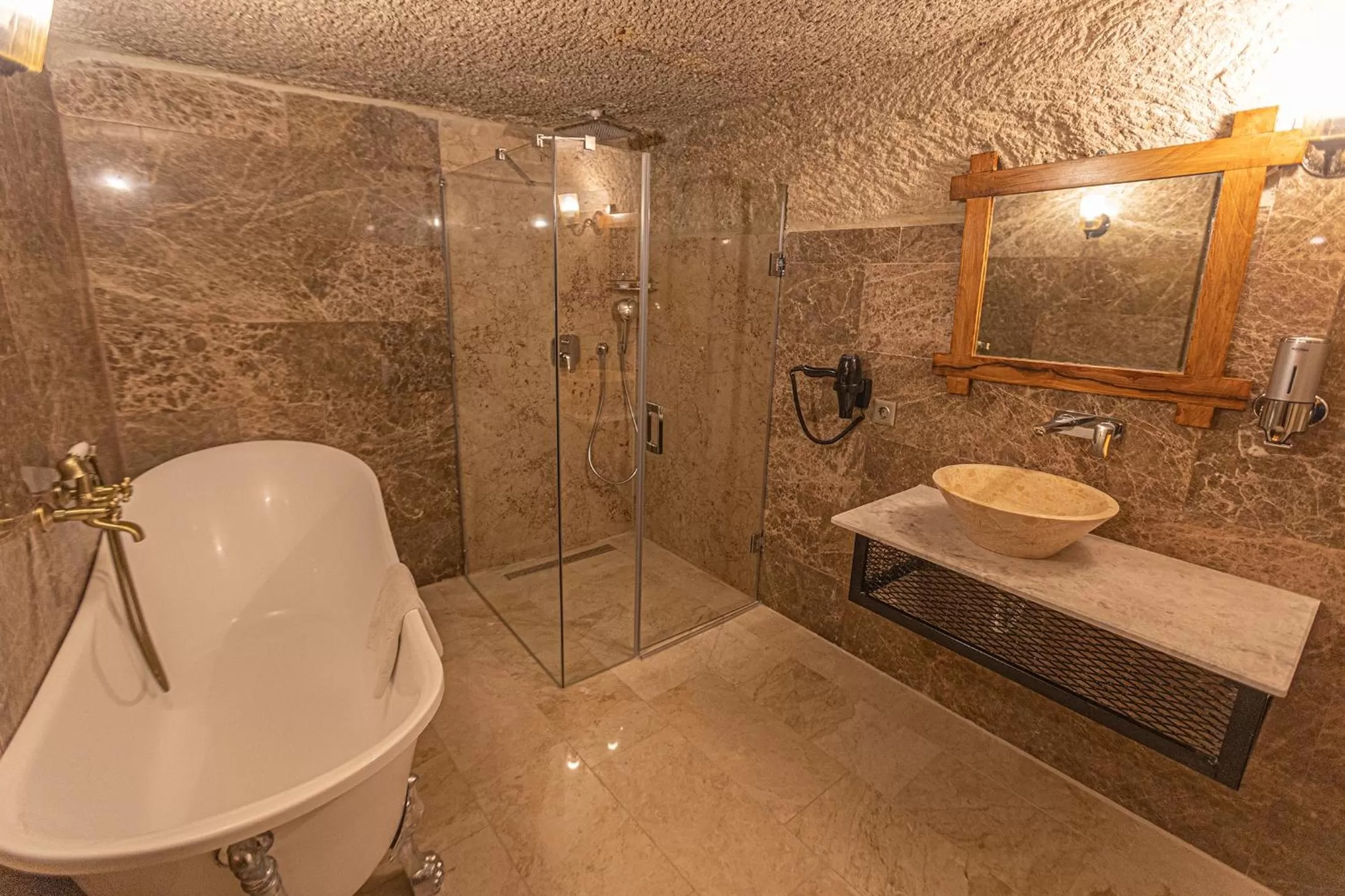 Bath in Taskonak Hotel