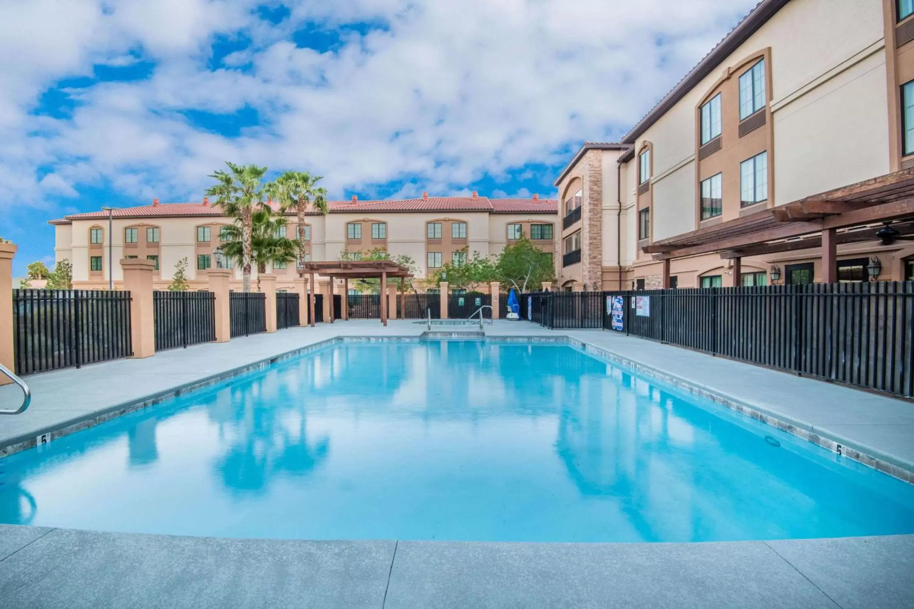 On site, Swimming Pool in La Quinta by Wyndham Las Vegas Airport South