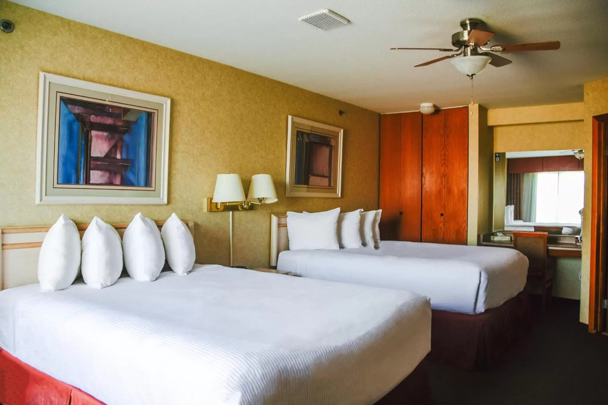 Bedroom, Bed in Stony Plain Inn & Suites