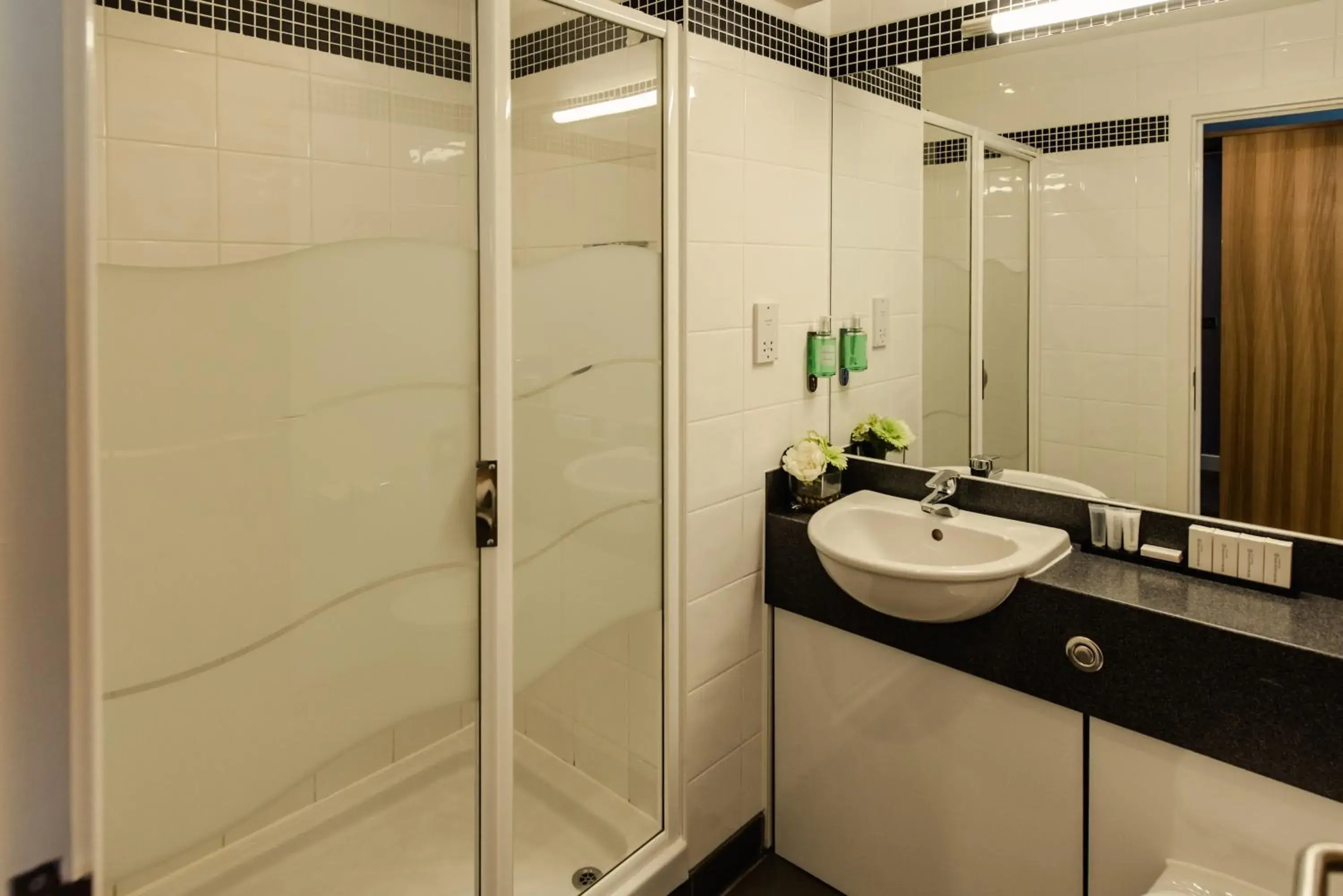Shower, Bathroom in Aspect Hotel Park West