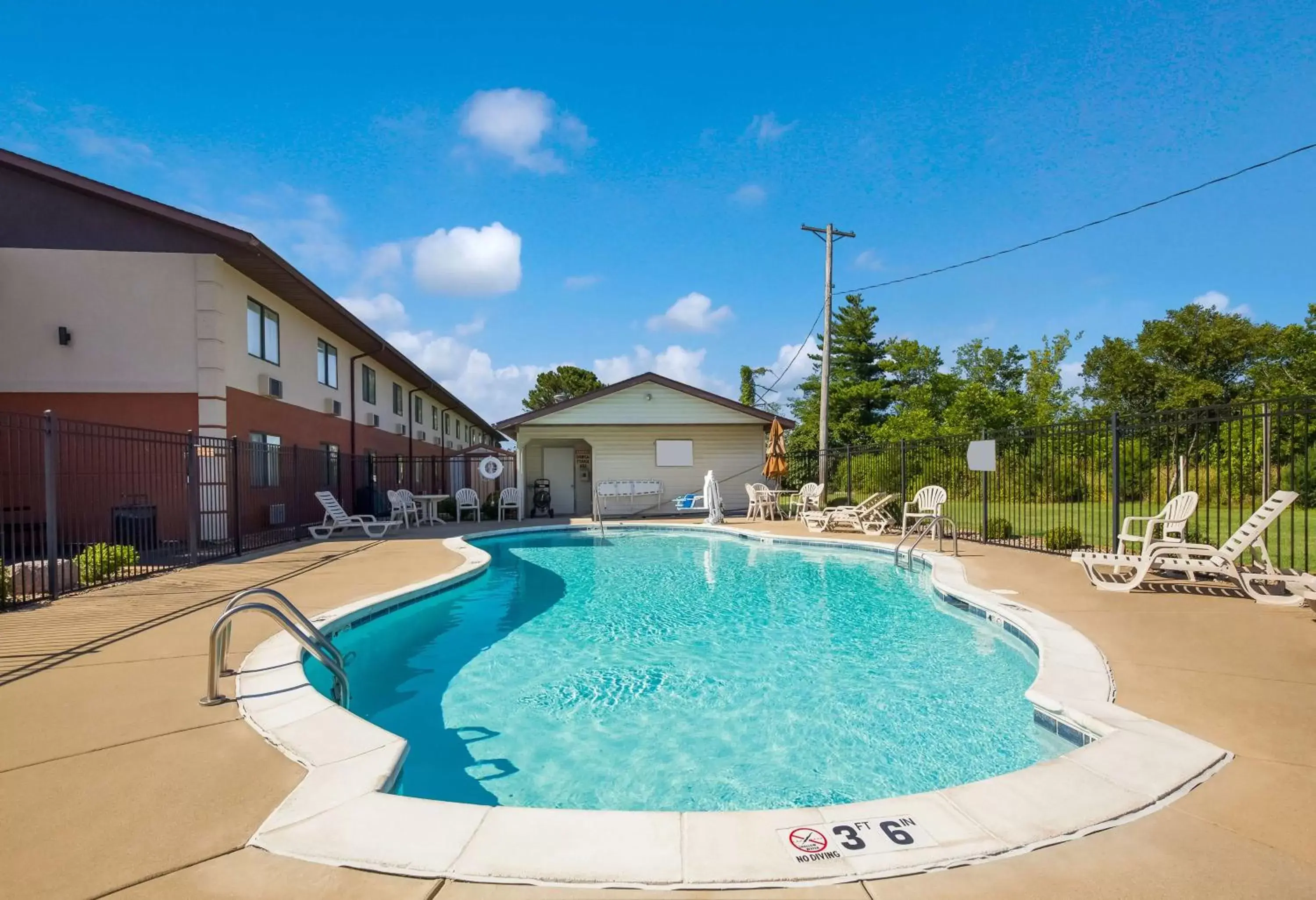 Pool view, Swimming Pool in Best Western U.S. Inn