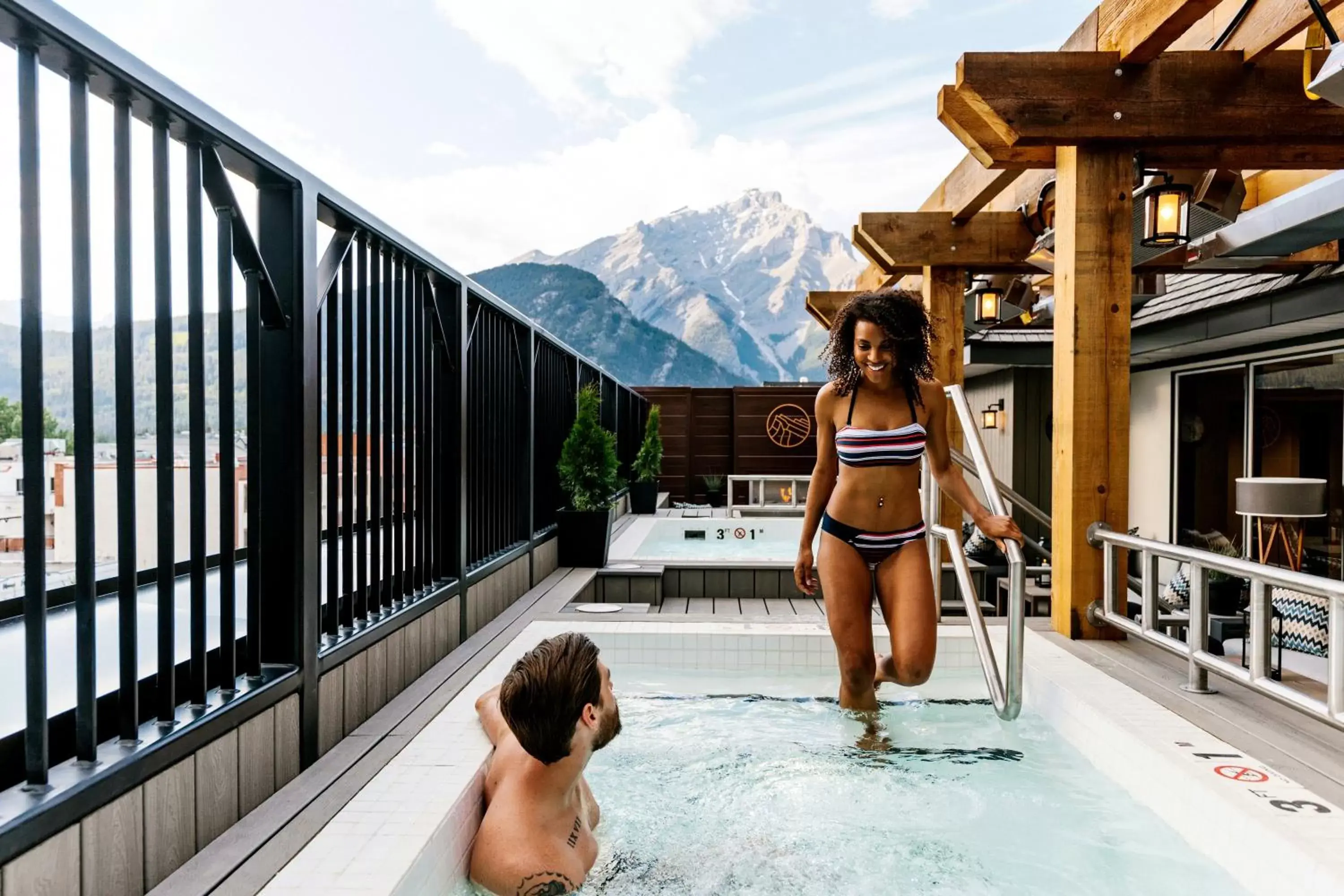 Hot Tub, Swimming Pool in Mount Royal Hotel