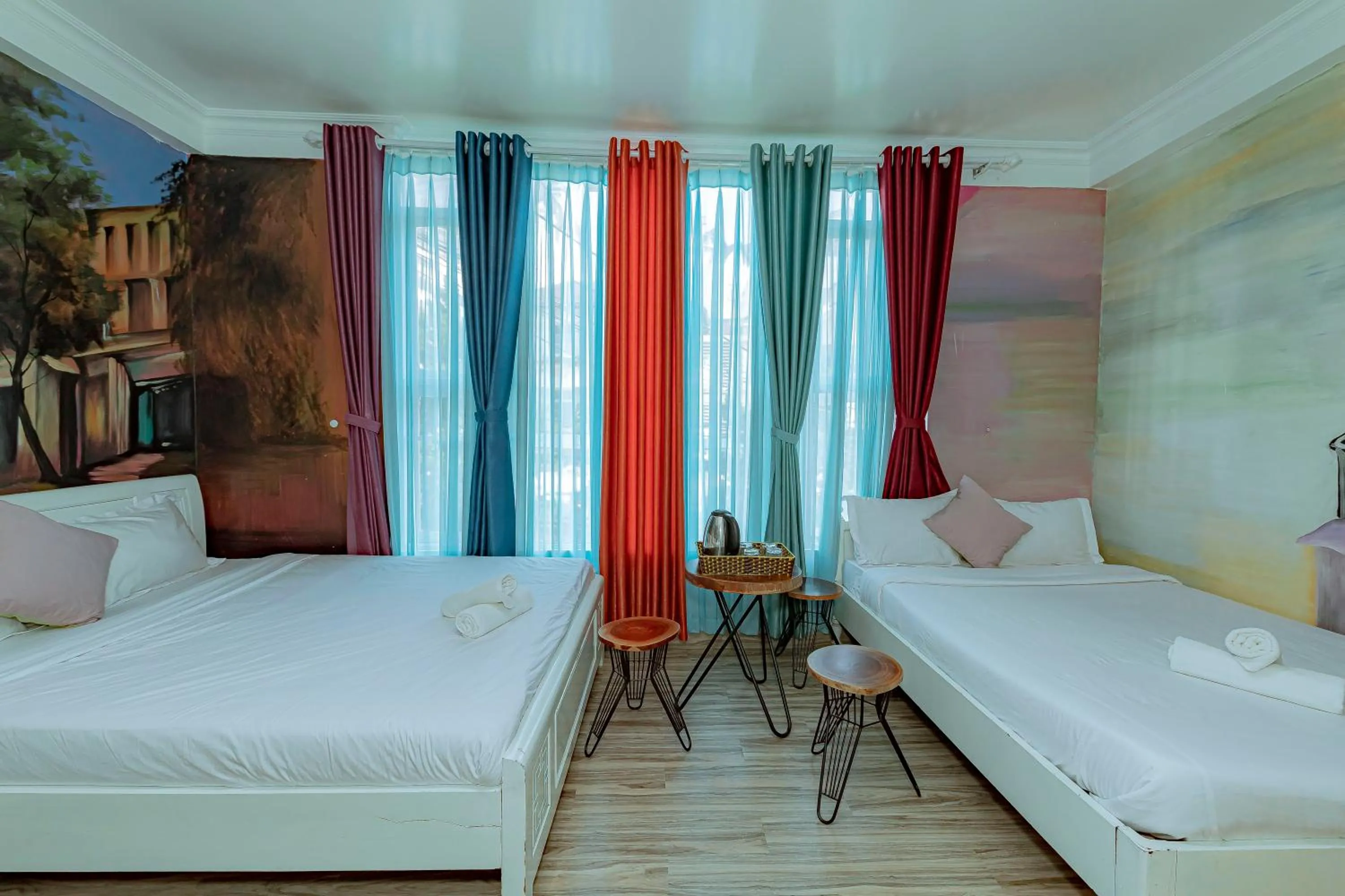 Ken's Backpackers Hotel