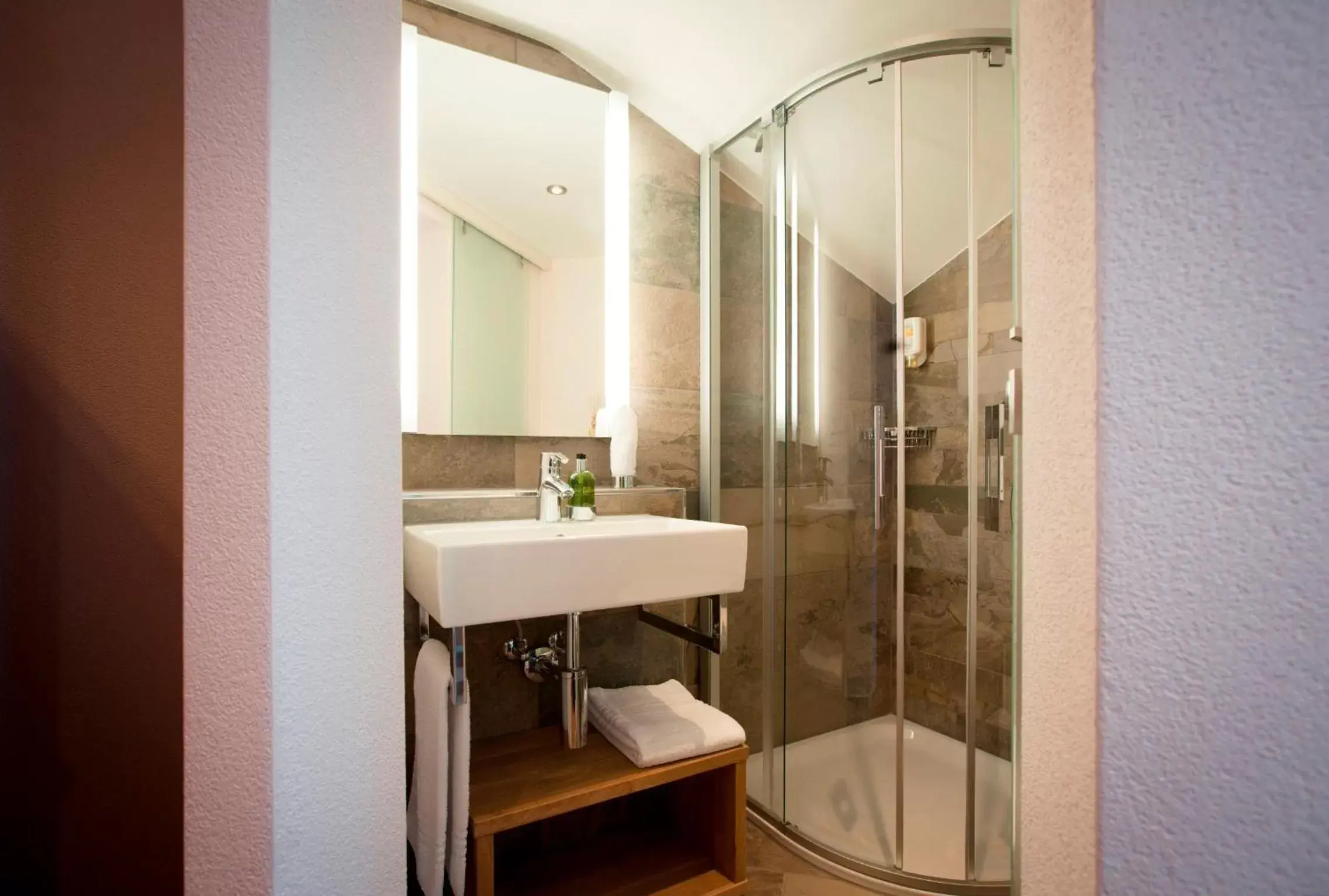 Shower, Bathroom in Berghotel Trübsee