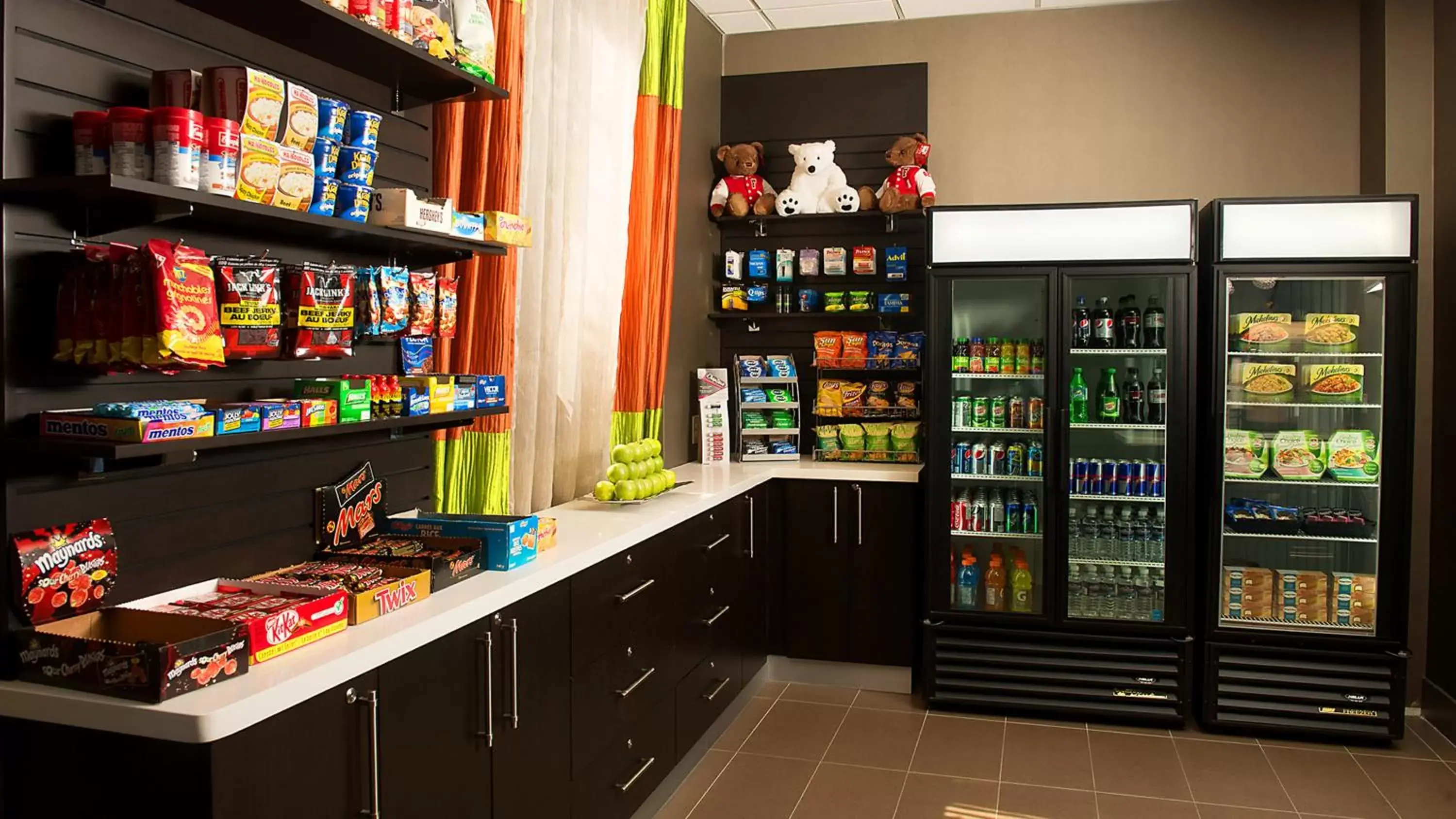 Other, Supermarket/Shops in Holiday Inn & Suites Mississauga West - Meadowvale, an IHG Hotel