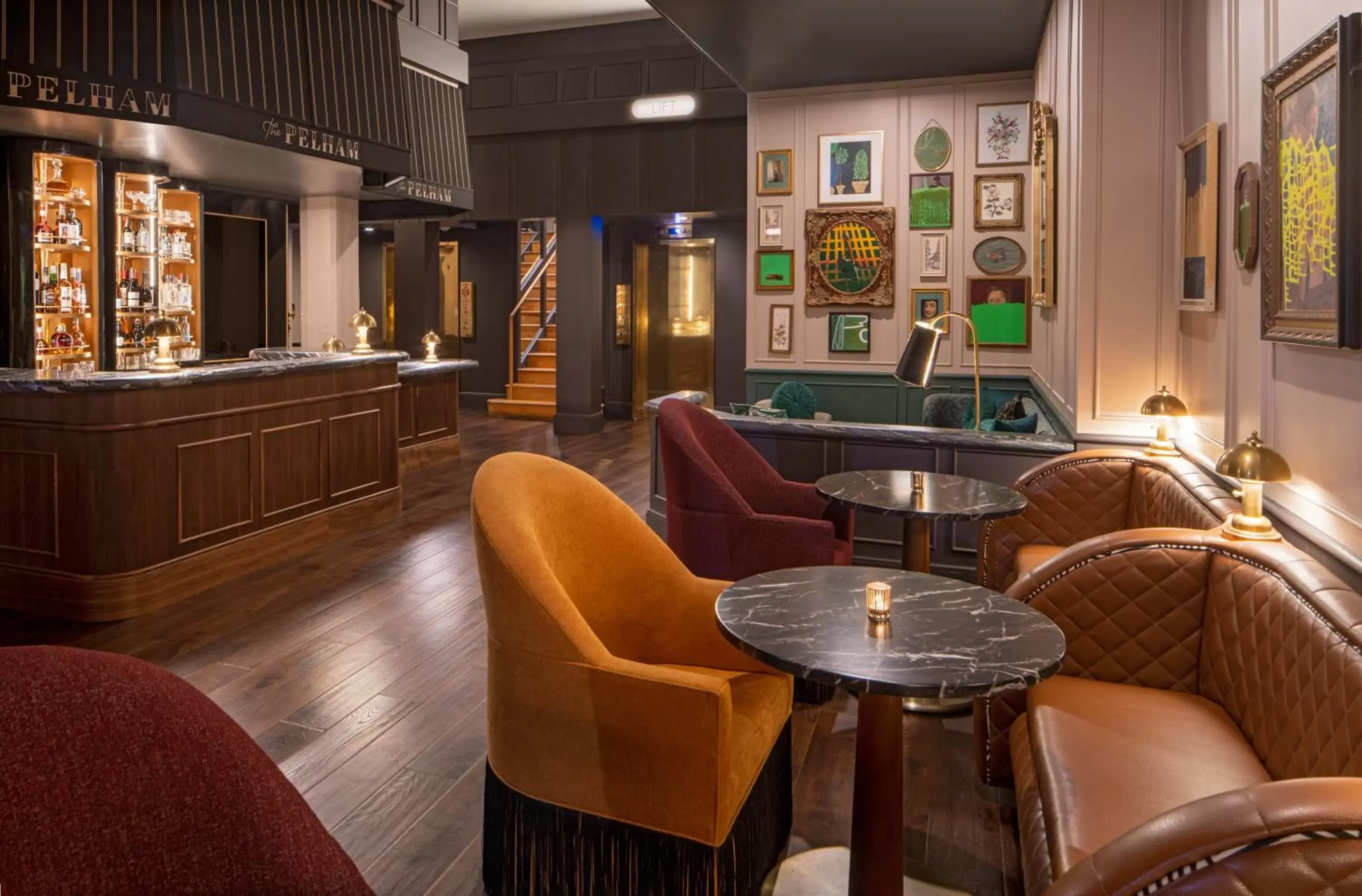 Lobby or reception, Lounge/Bar in Pelham Hotel