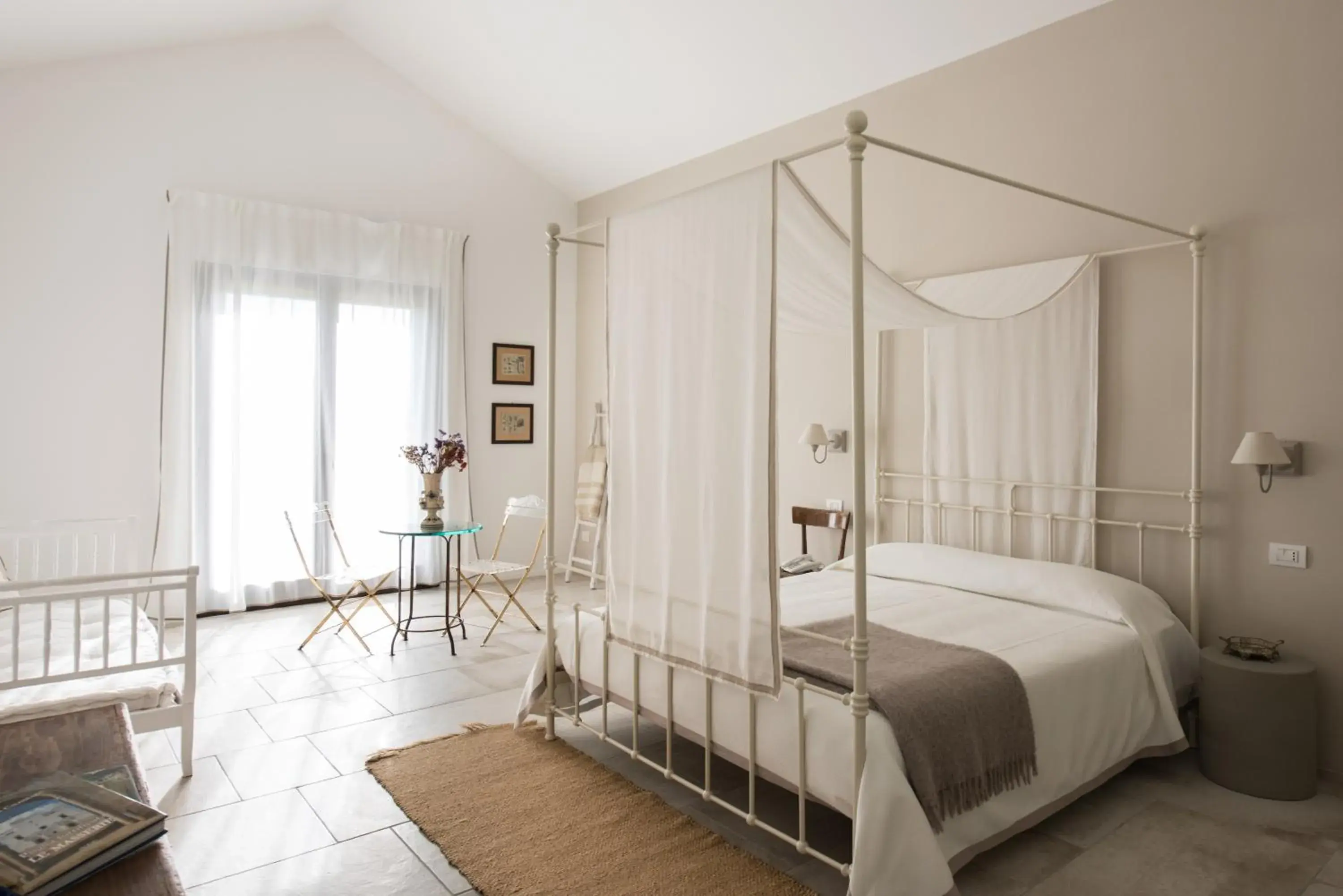 Photo of the whole room, Bed in Masseria Fontana di Vite