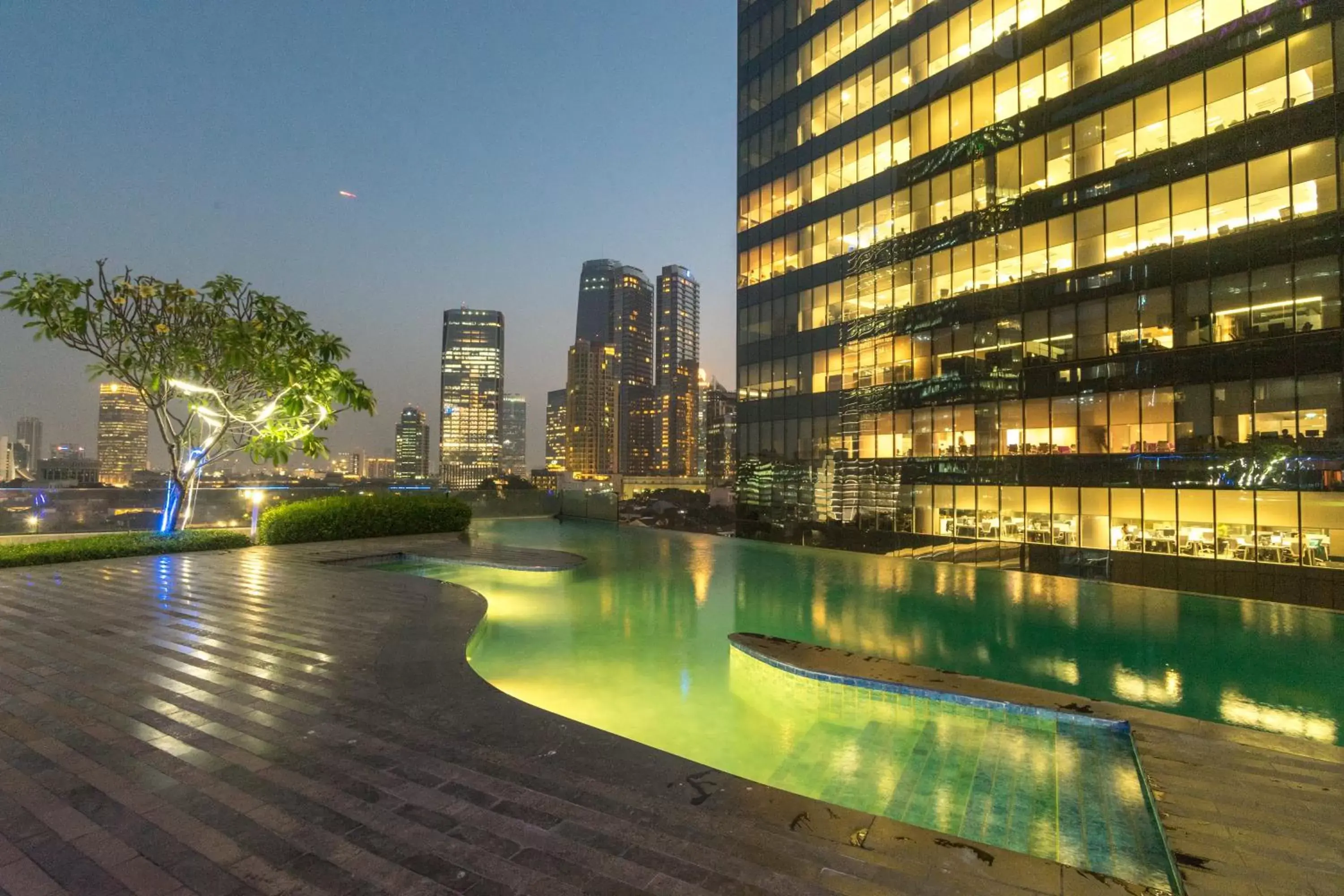 Swimming Pool in Manhattan Hotel Jakarta