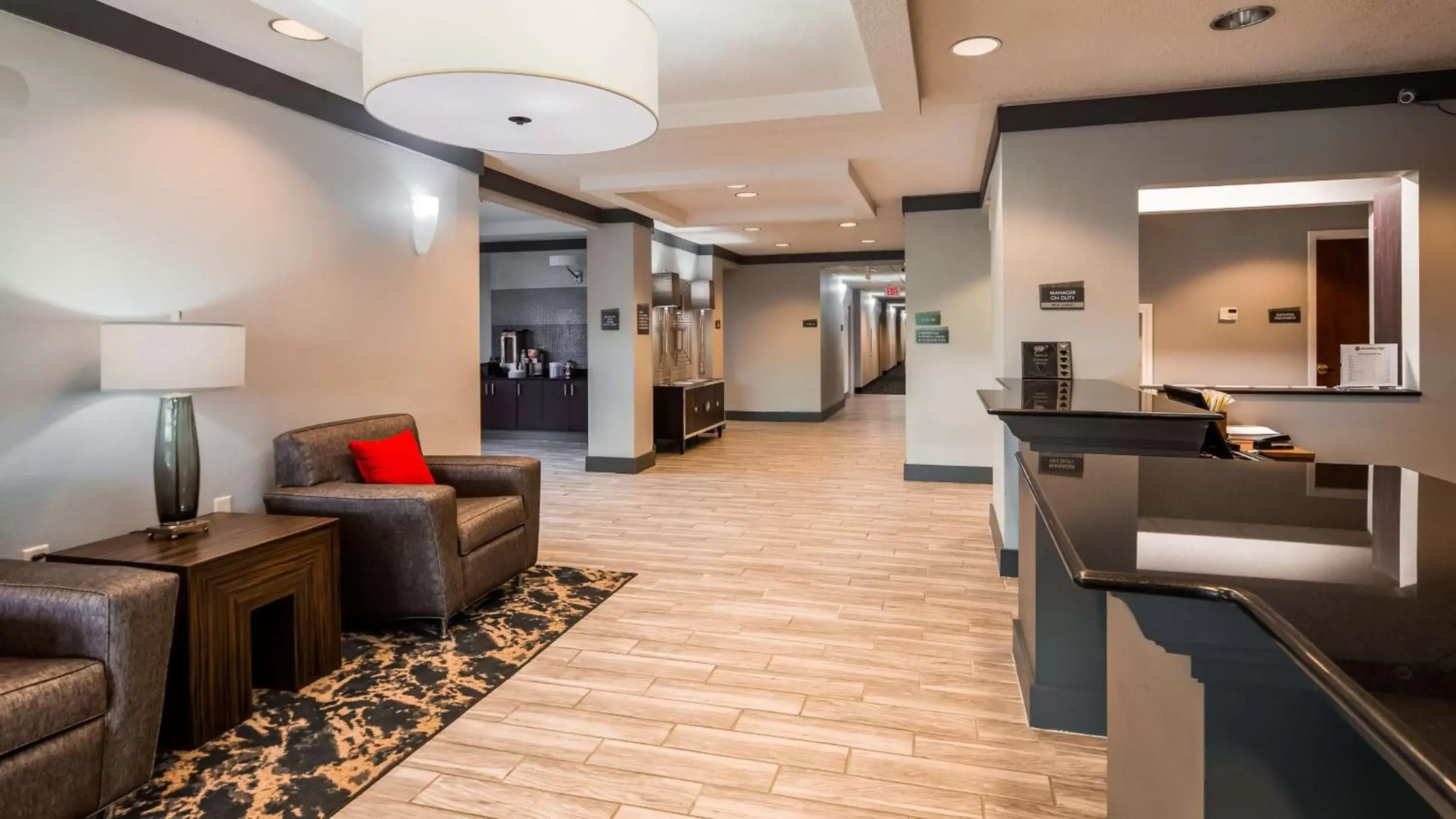 Lobby or reception in Best Western Plus Philadelphia-Choctaw Hotel and Suites