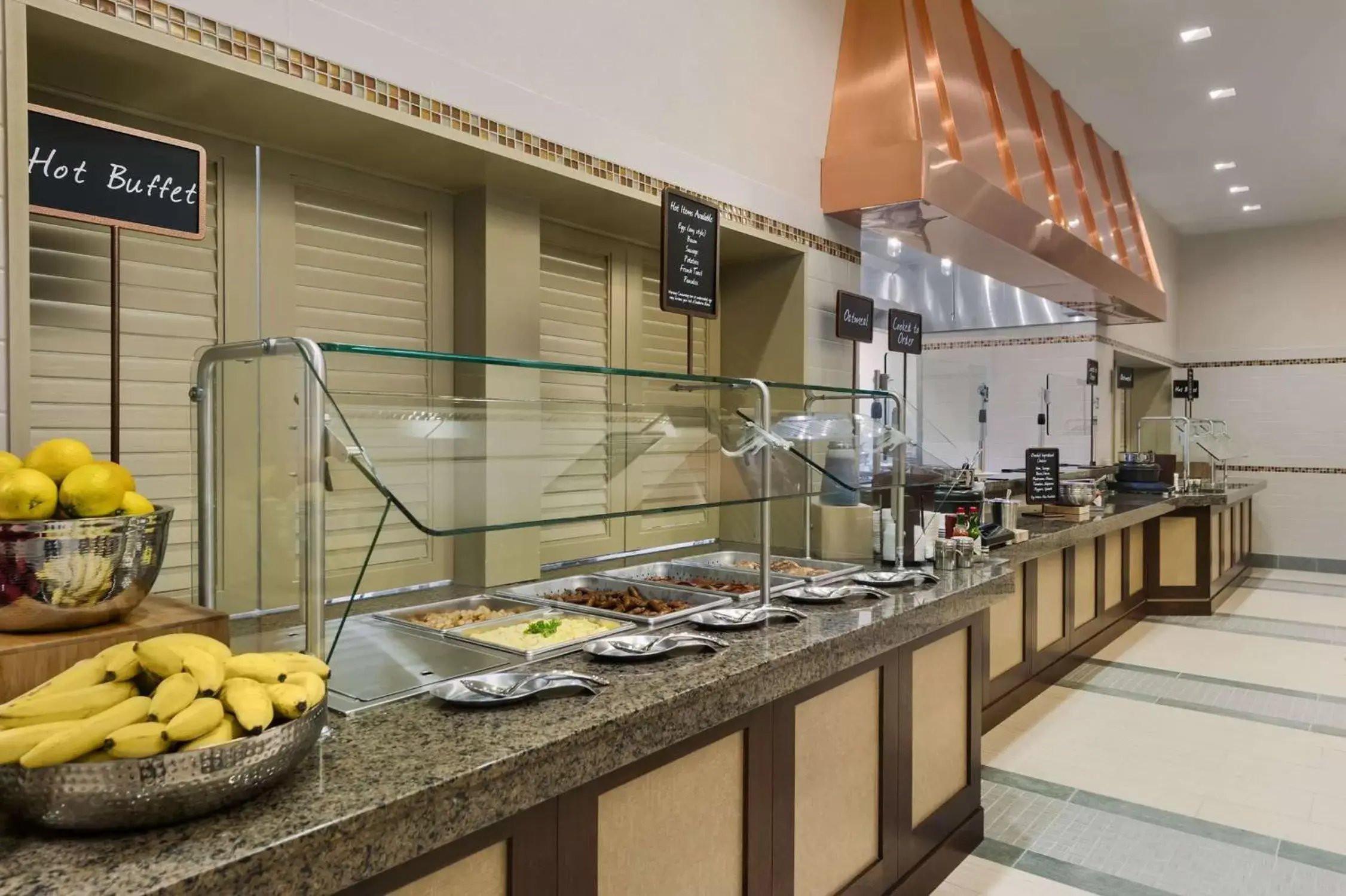 Dining area, Food in Embassy Suites by Hilton Orlando Lake Buena Vista South