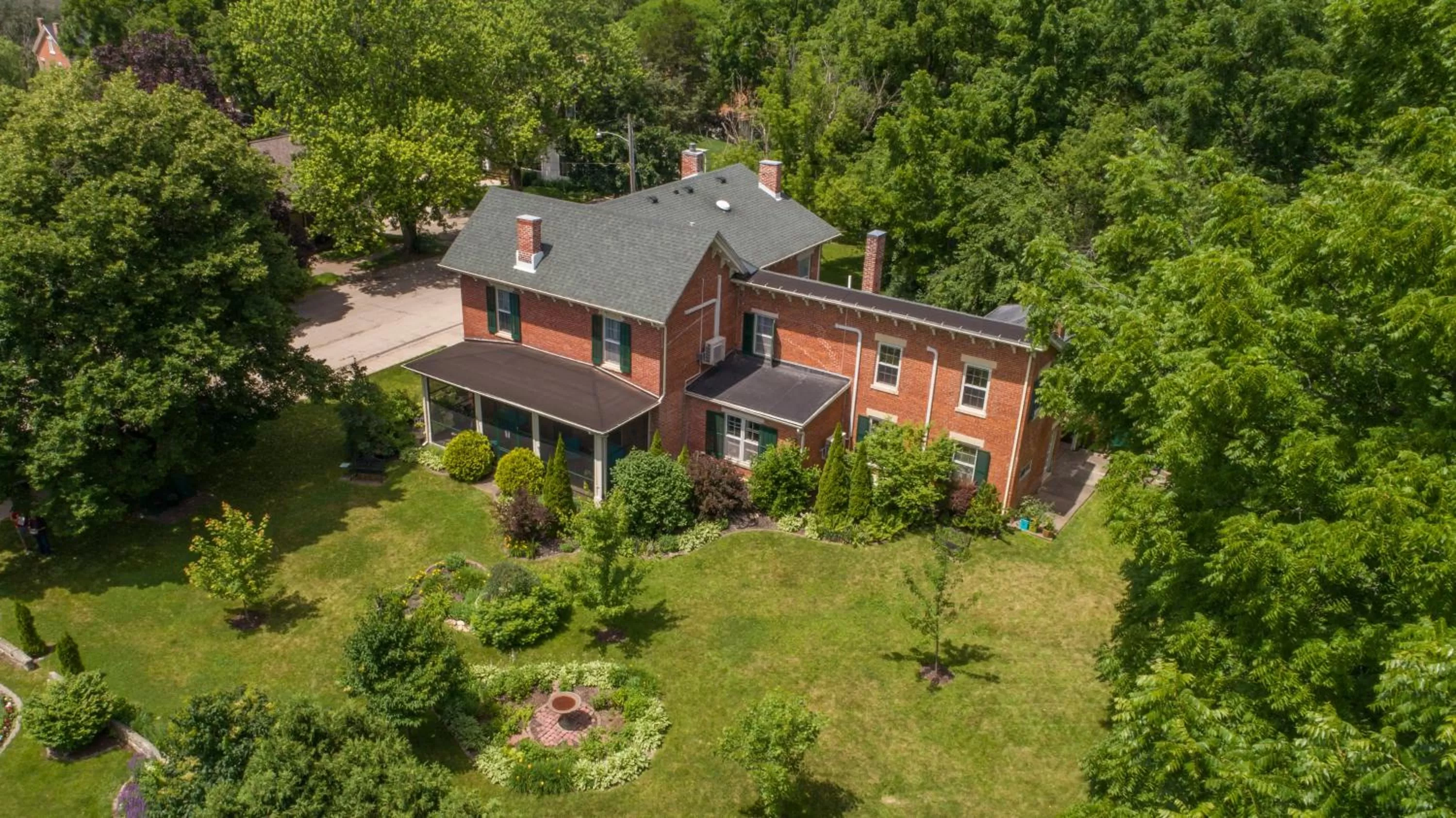 Bird's eye view, Bird's-eye View in Aldrich Guest House