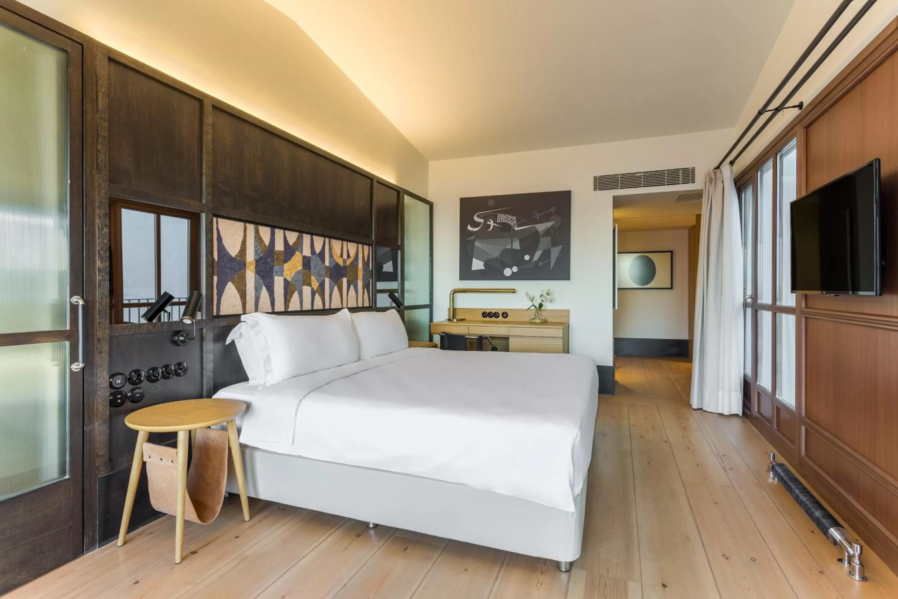 Bedroom, Bed in The Wings Hotels Collection