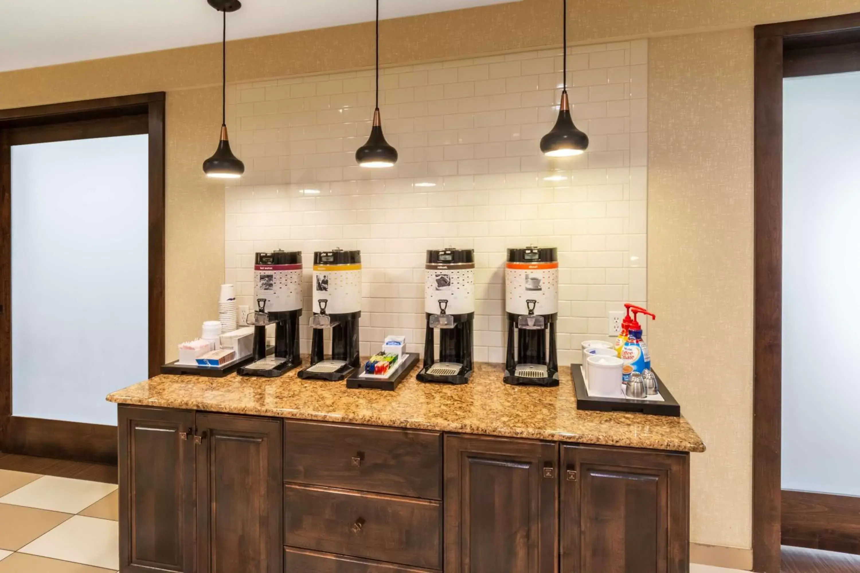 Dining area in Hampton Inn Laramie