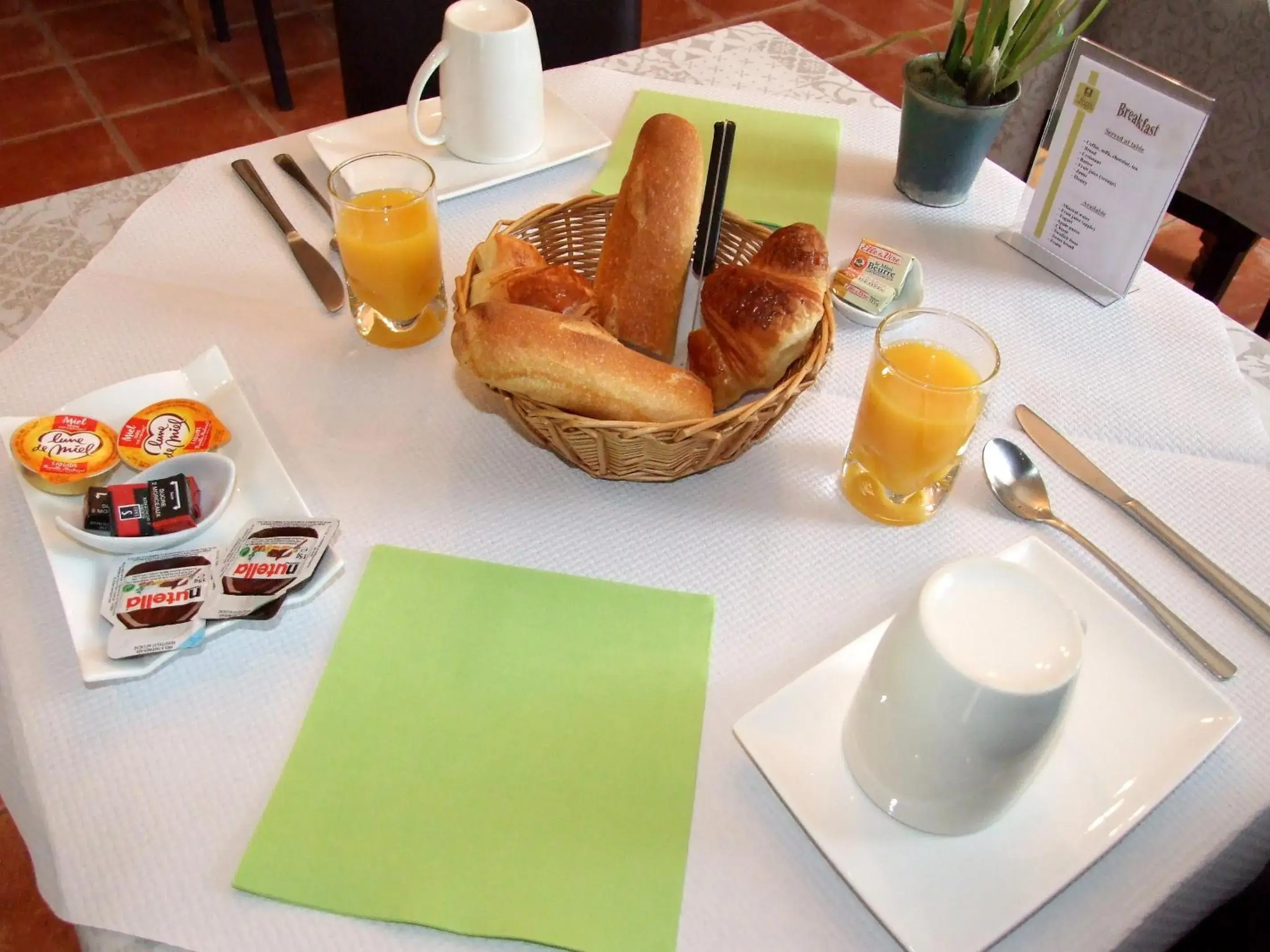 Continental breakfast, Breakfast in Logis Hotel L'Occitan
