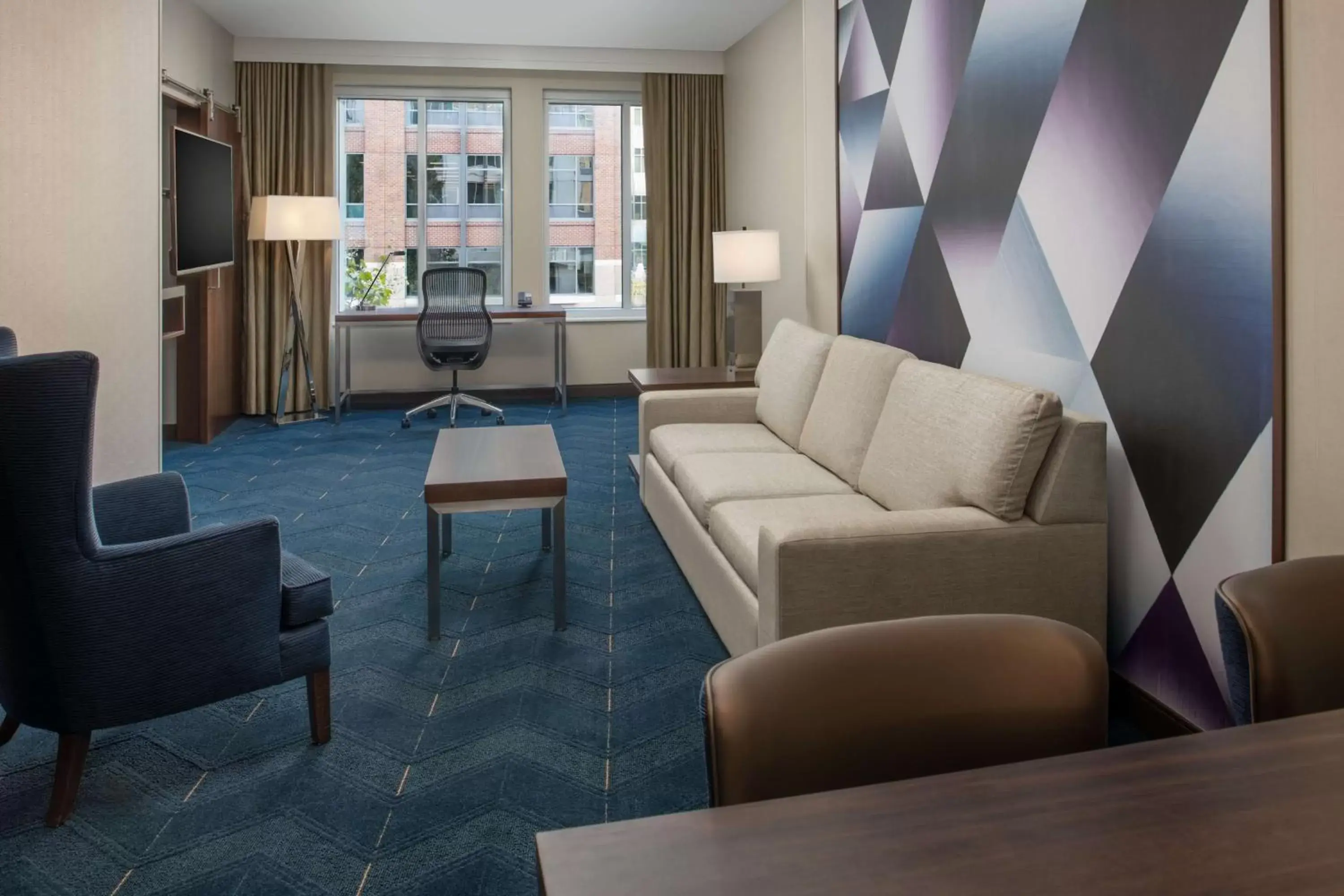 Living room, Seating Area in Embassy Suites By Hilton Seattle Downtown Pioneer Square