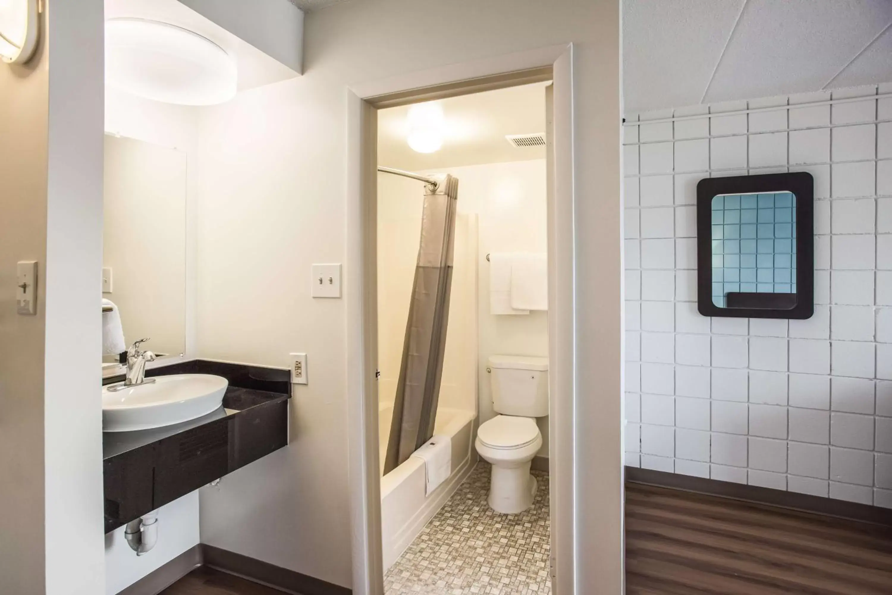 Bathroom in Motel 6-Somers Point, NJ - Ocean City - Wild Wood Beach