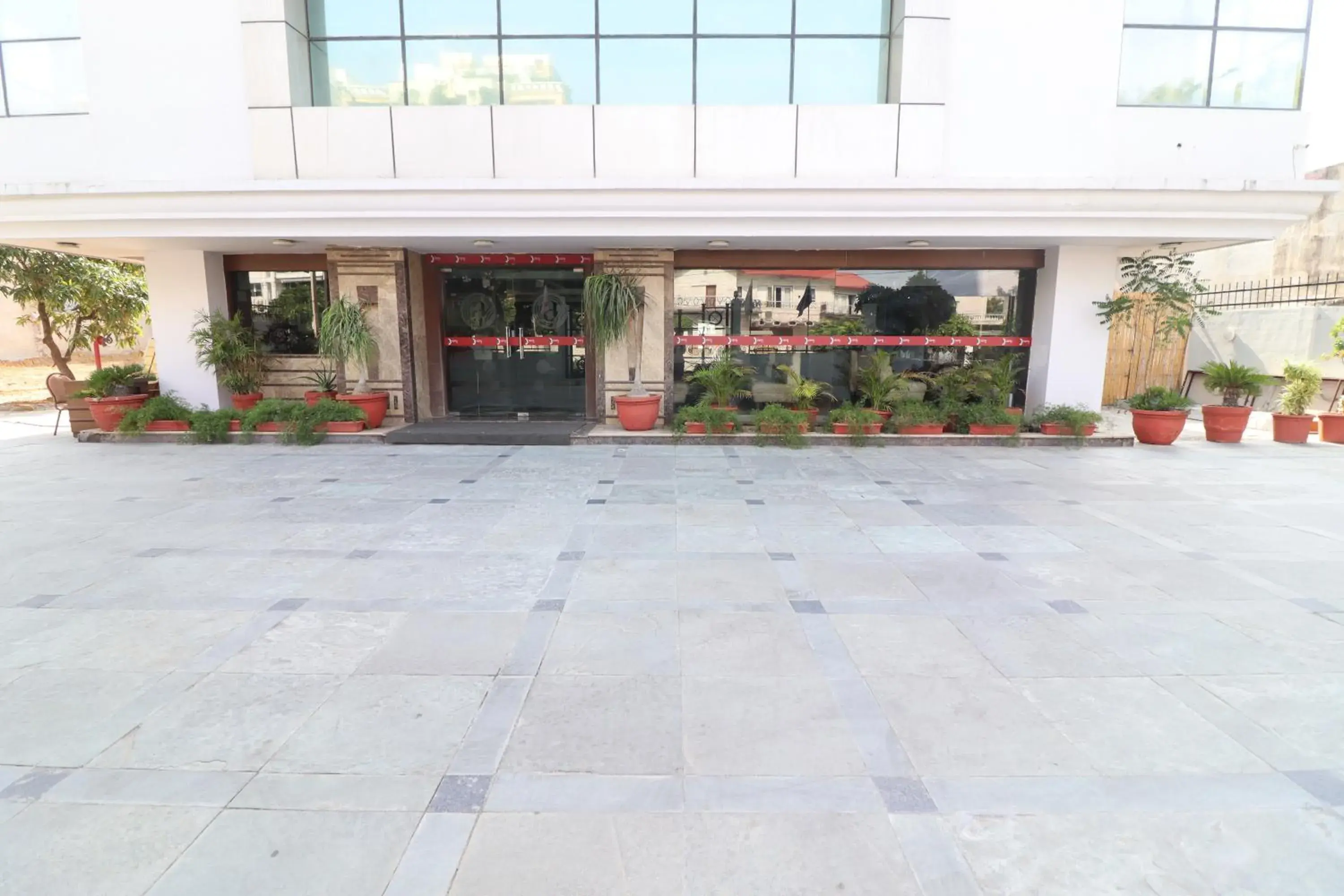 Parking in Hotel Clarks Inn Jaipur, Banipark