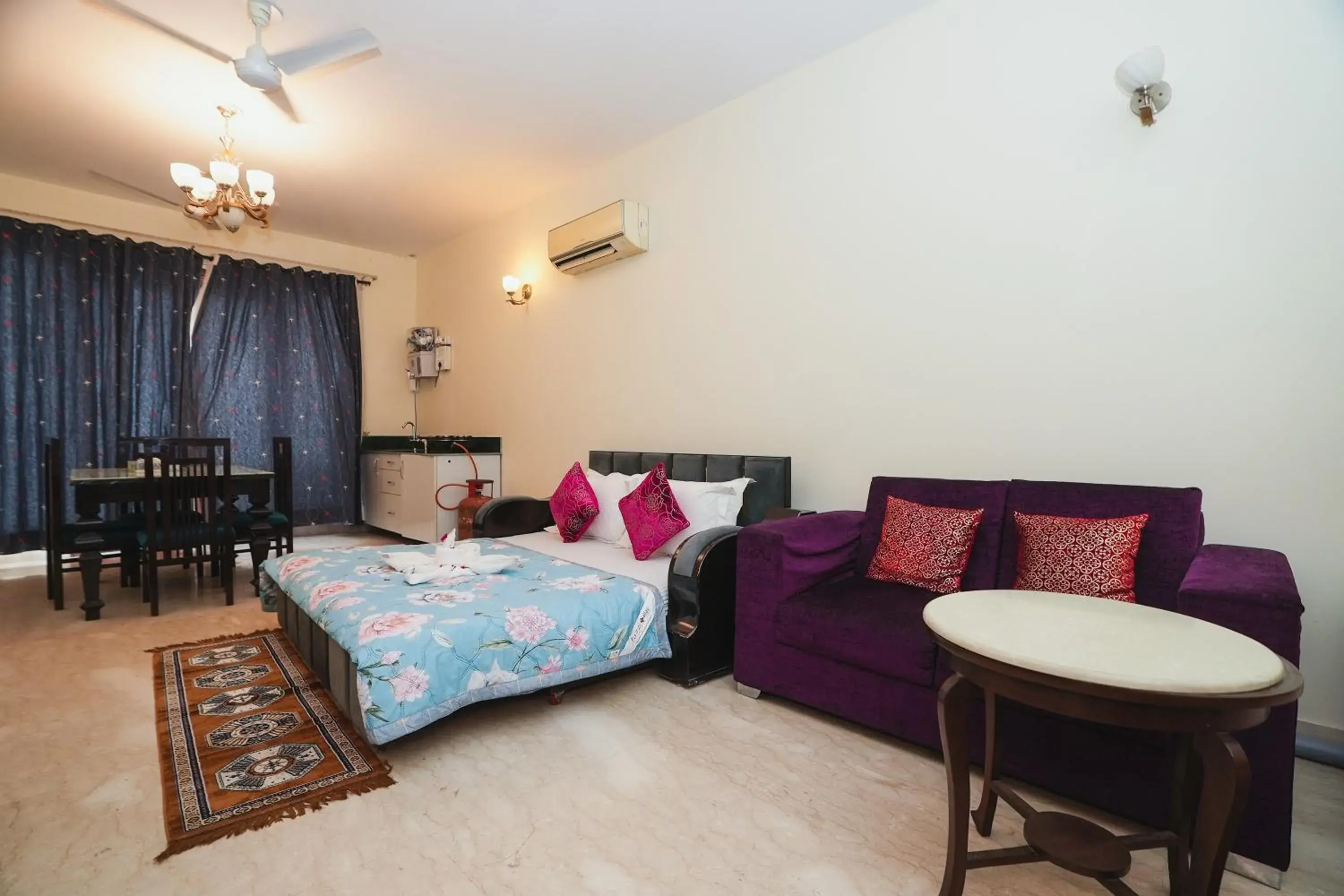 Bed in Mintstar Apartment and Suites, Chittaranjan Park