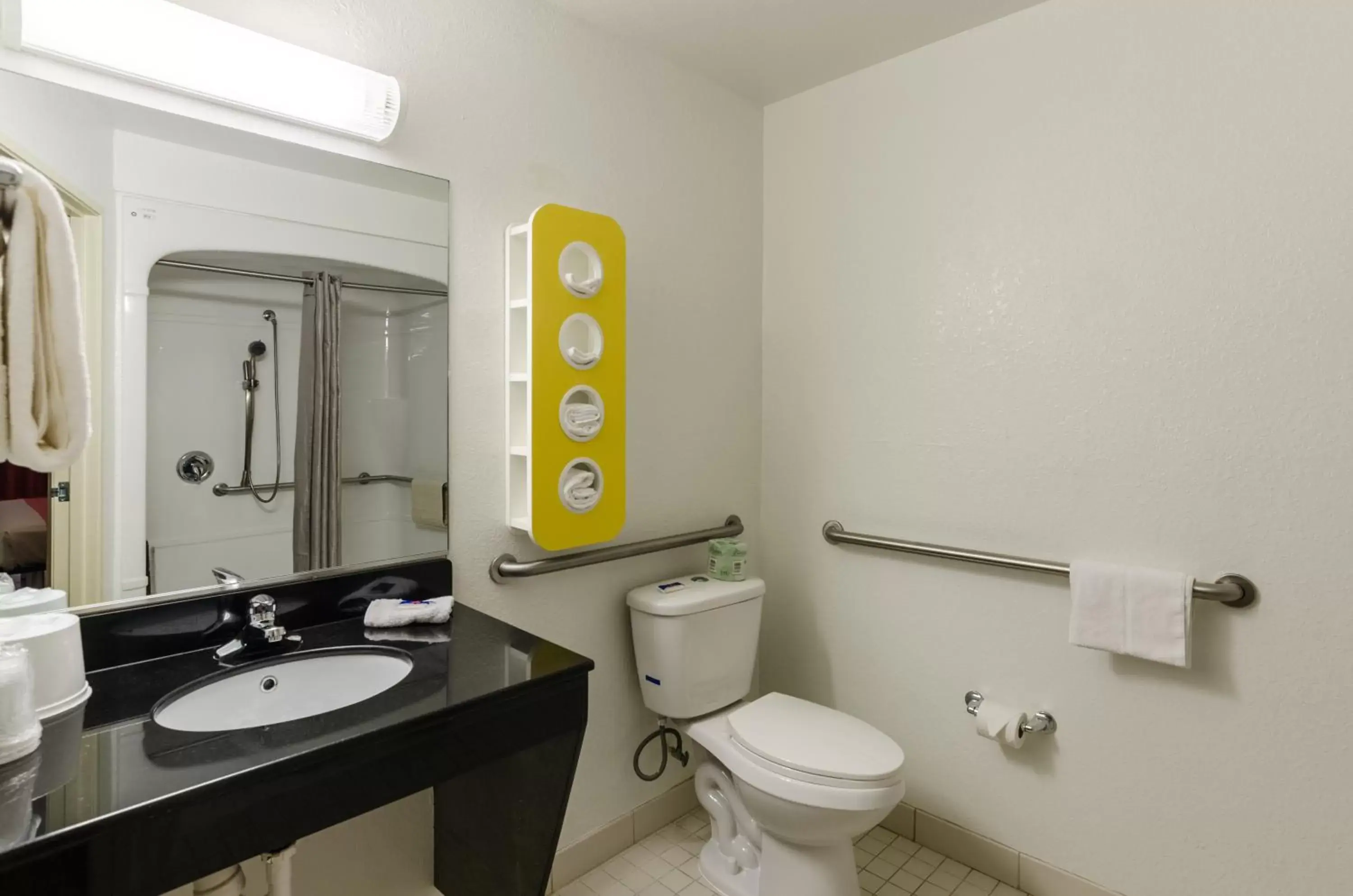 Bathroom in Motel 6-Bristol, VA