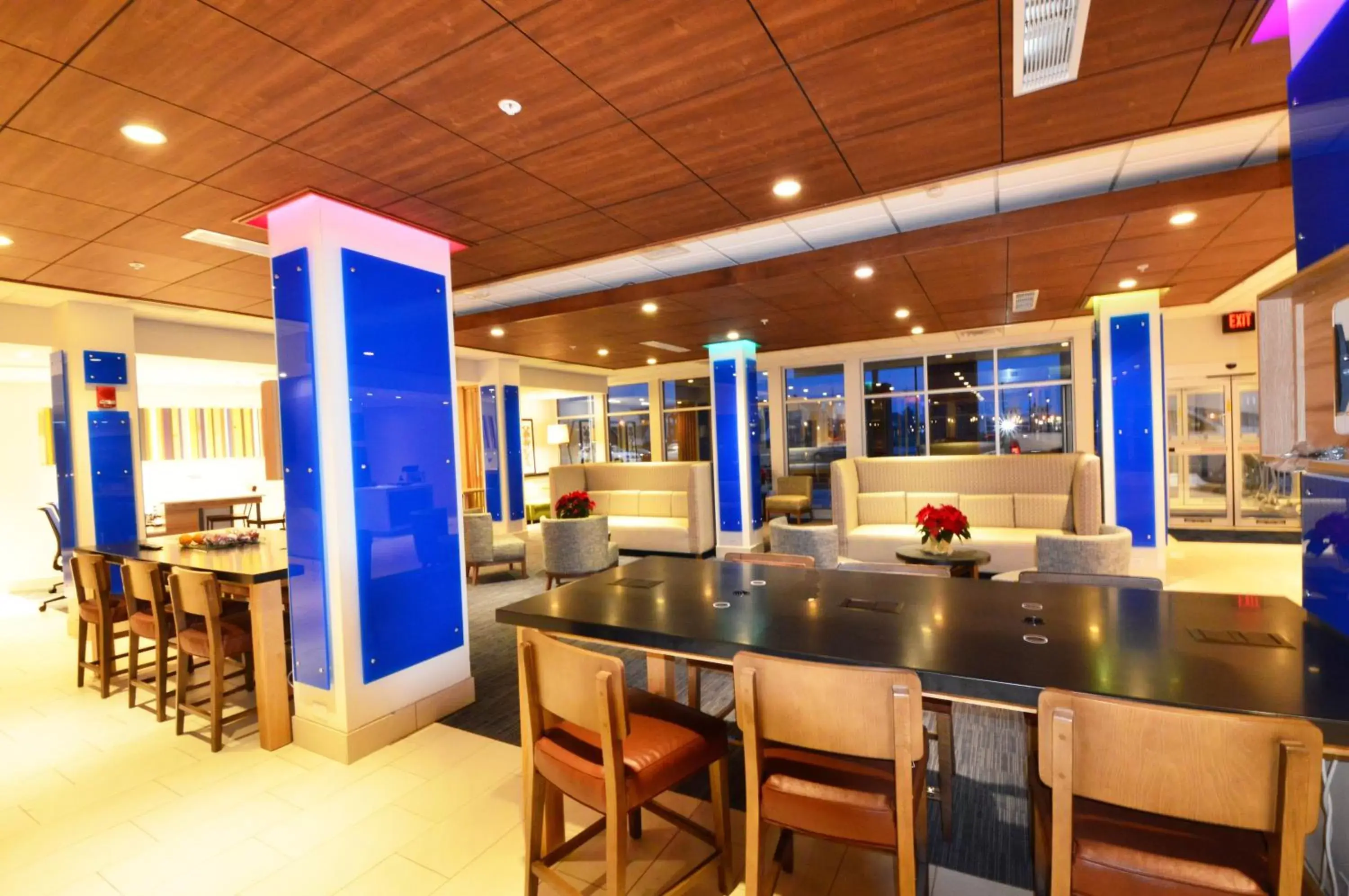 Property building in Holiday Inn Express & Suites Toledo South - Perrysburg by IHG Property building in Holiday Inn Express & Suites Toledo South - Perrysburg by IHG