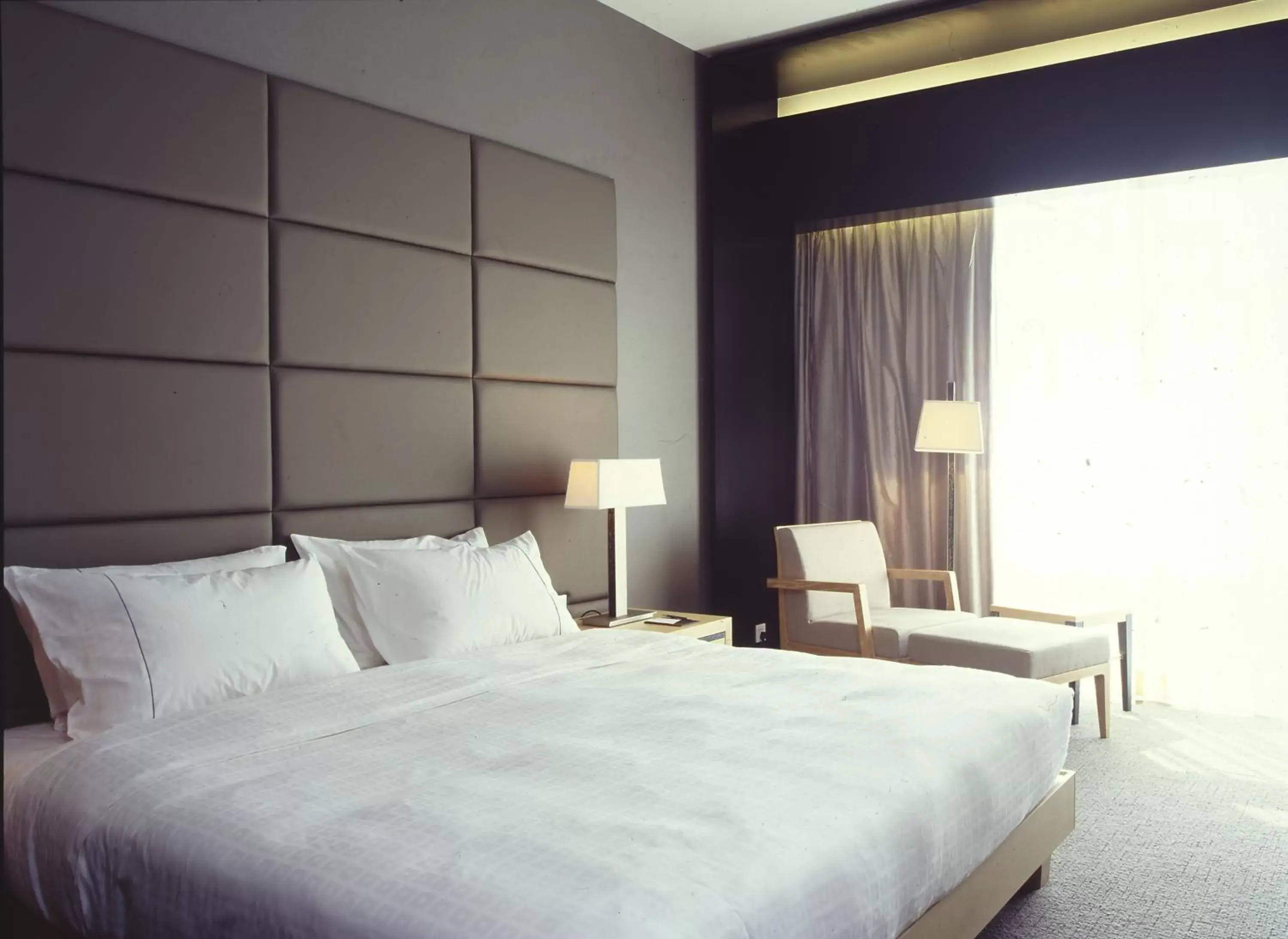 Photo of the whole room, Bed in Jianguo Hotel Guangzhou