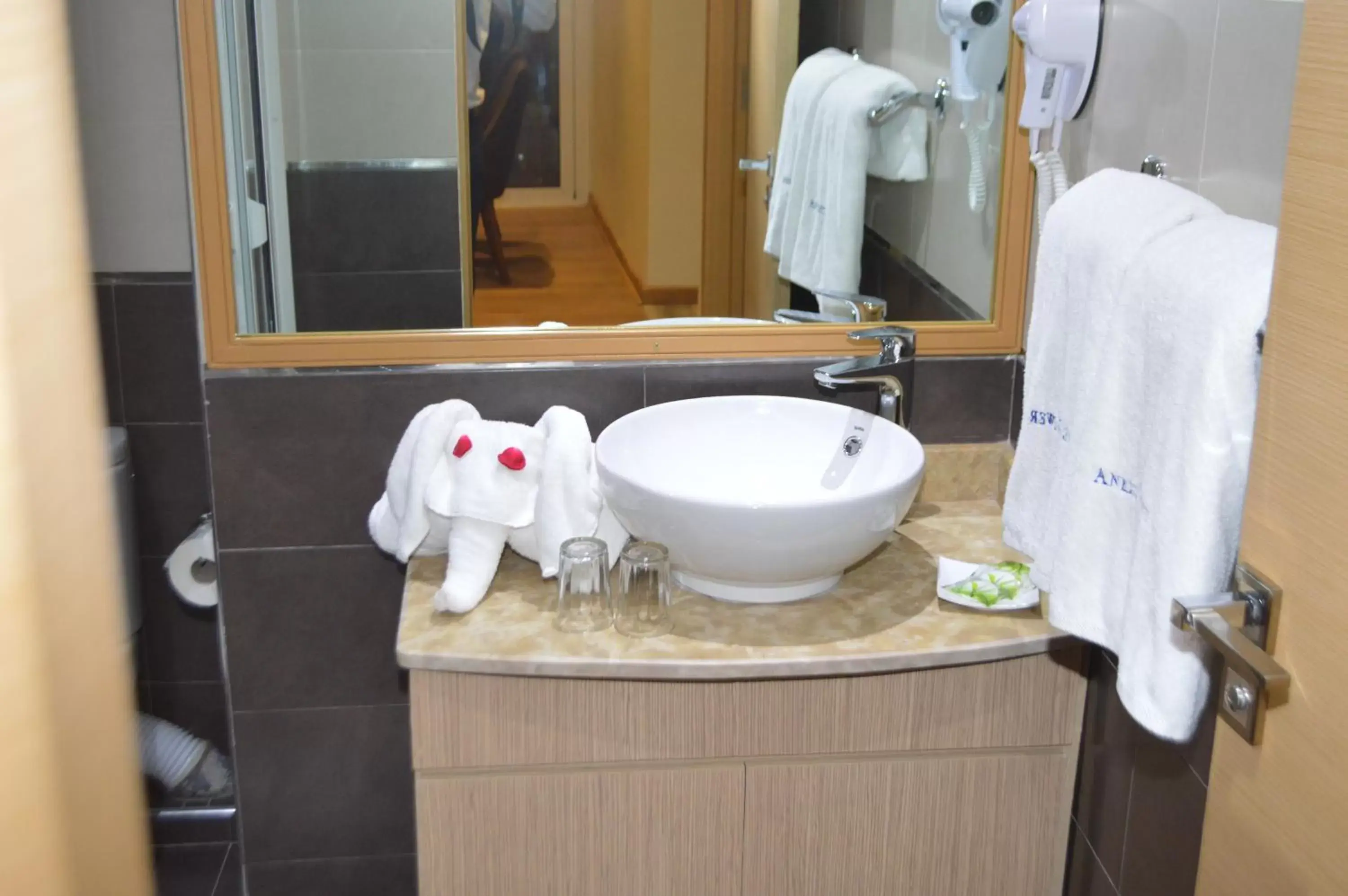 Bathroom in Anezi Tower Hotel