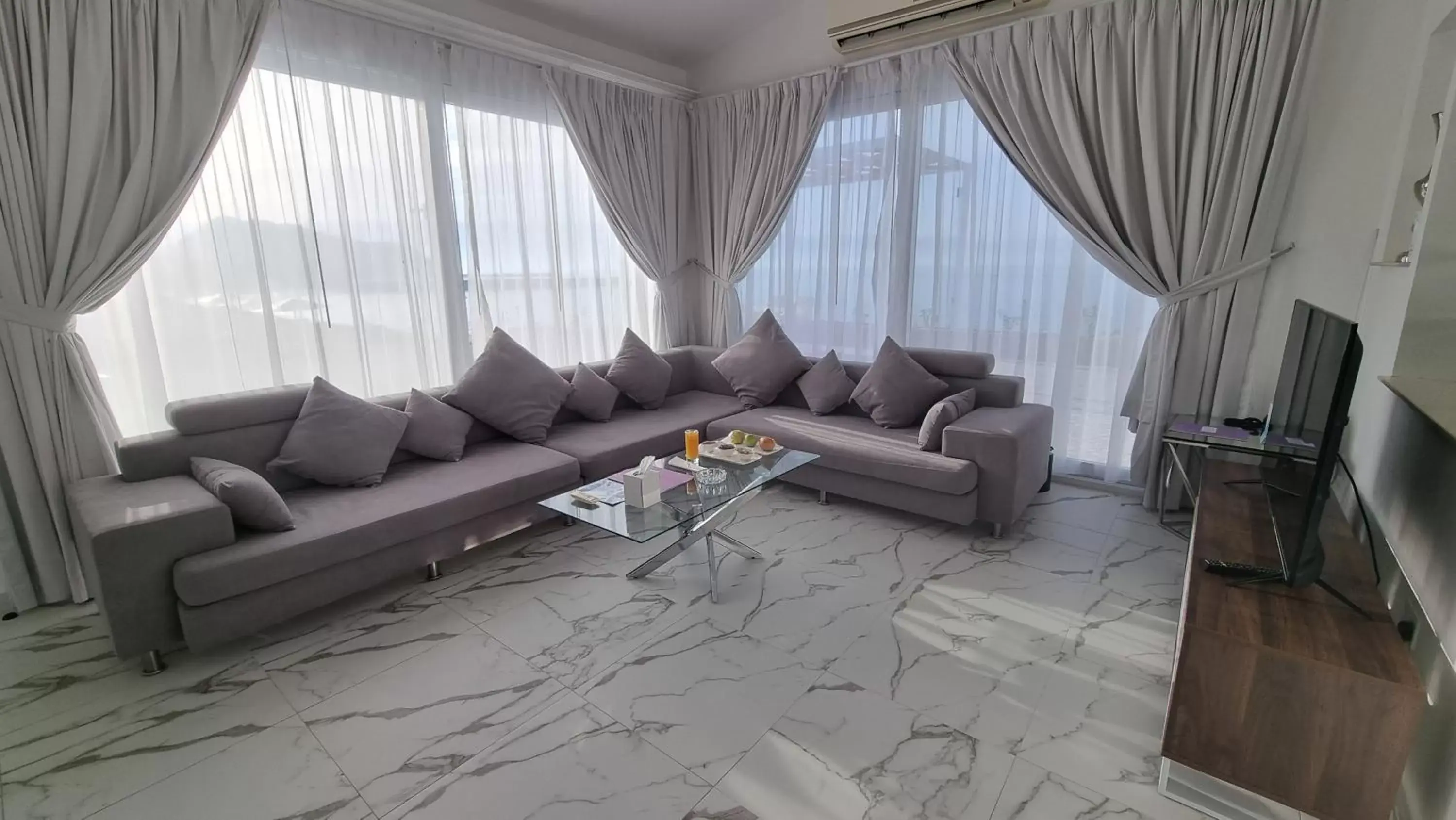 Living room in Holiday Beach Resort Living room in Holiday Beach Resort