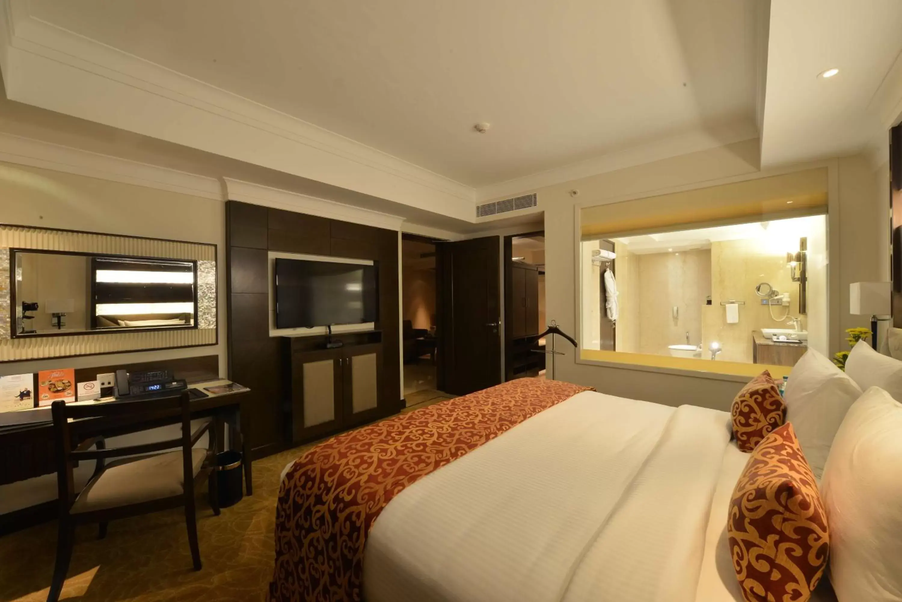 Photo of the whole room, Bed in Ramada Plaza Chennai