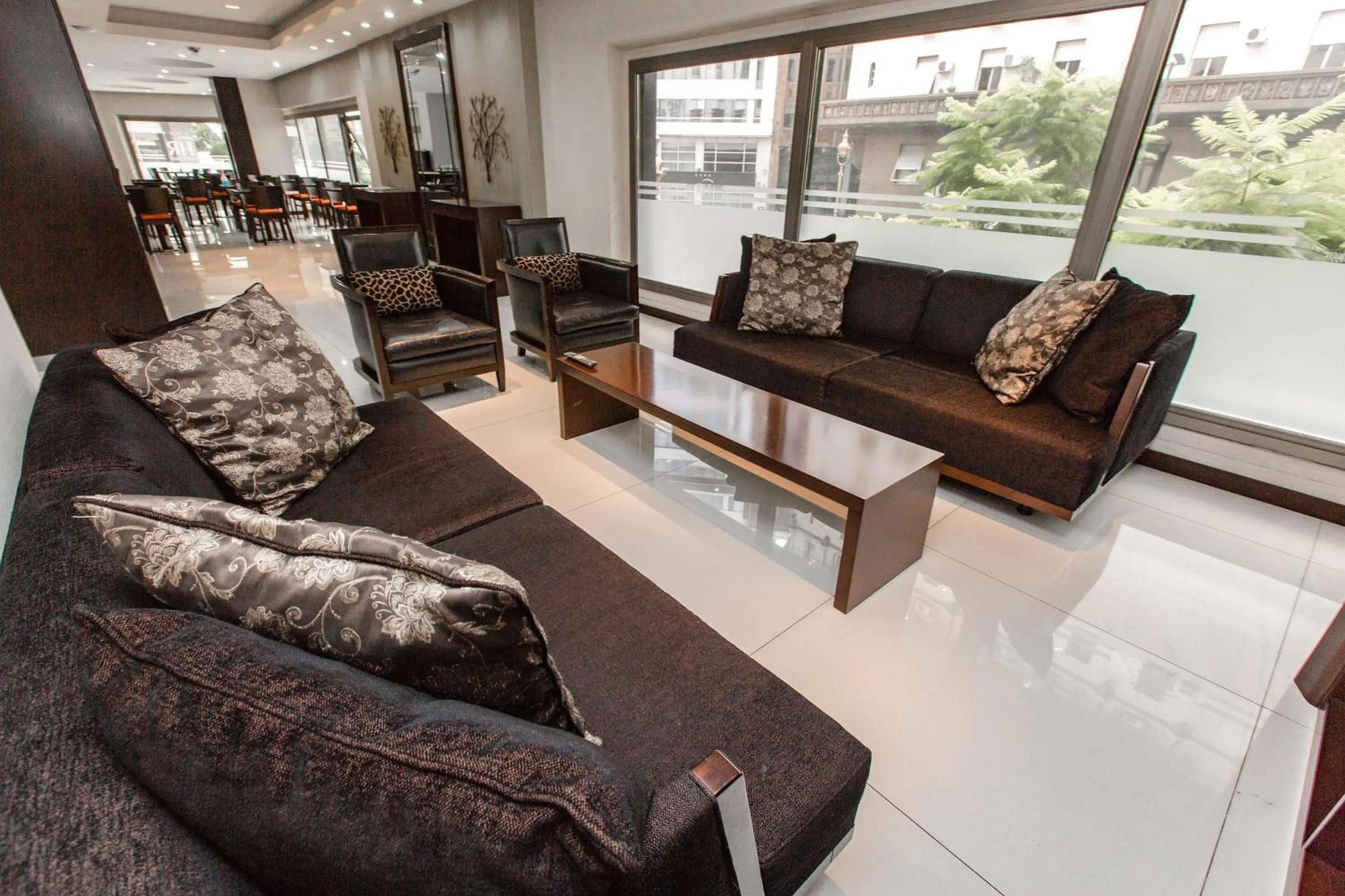 Communal lounge/ TV room in HR Luxor Hotel Buenos Aires