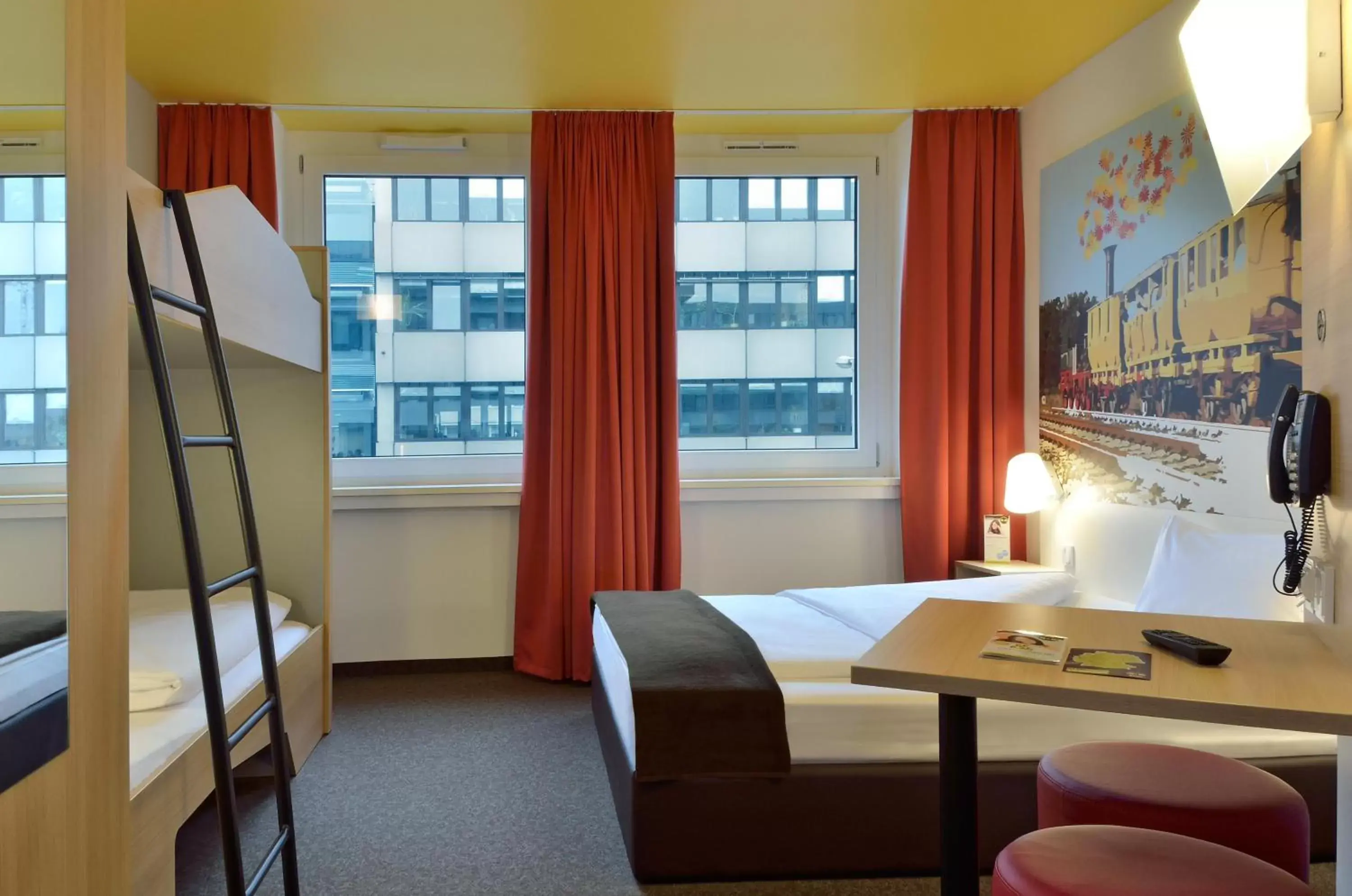 Photo of the whole room in B&B Hotel Nürnberg-Hbf