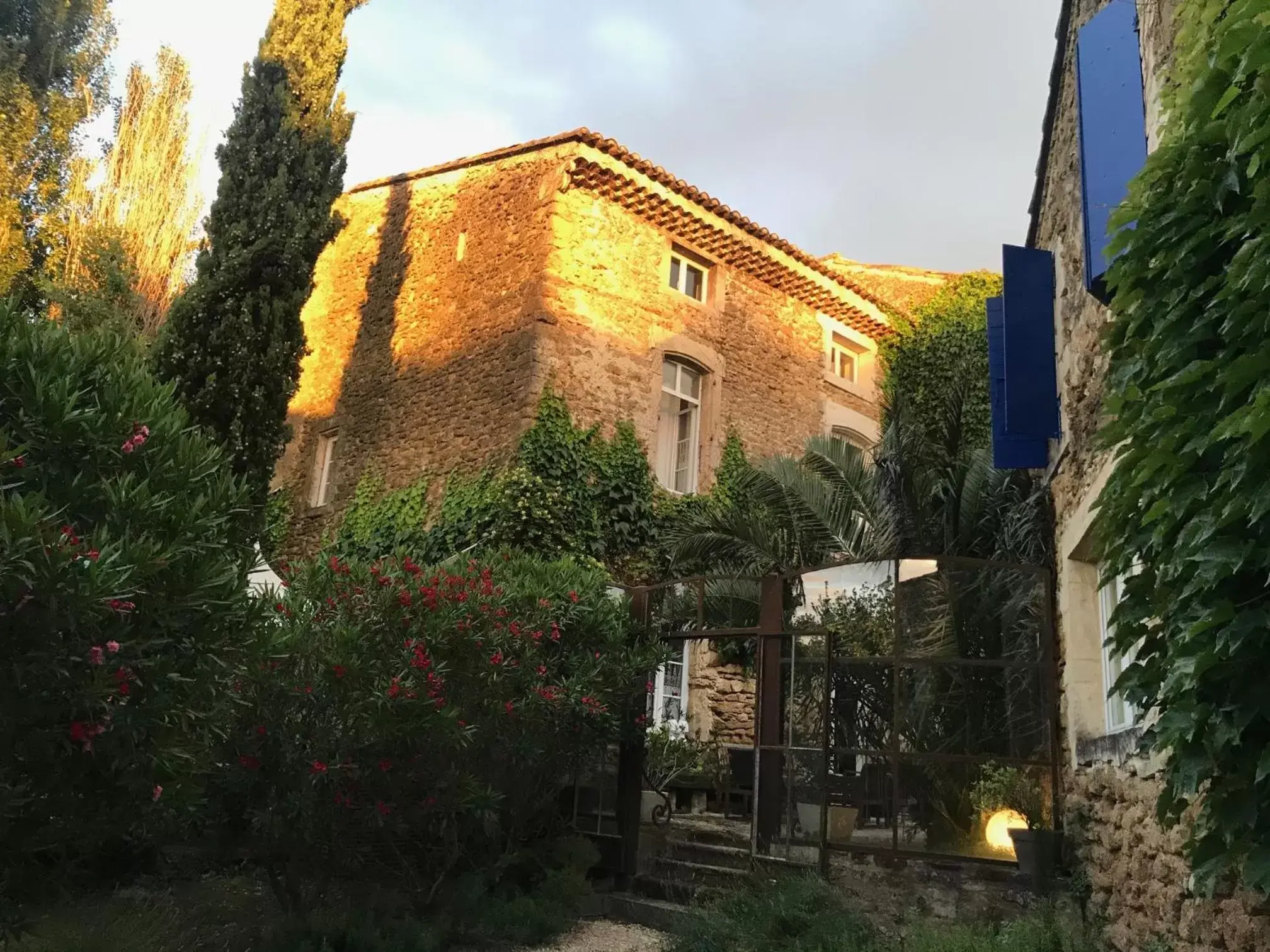 Property Building in Les Aiguières en Provence